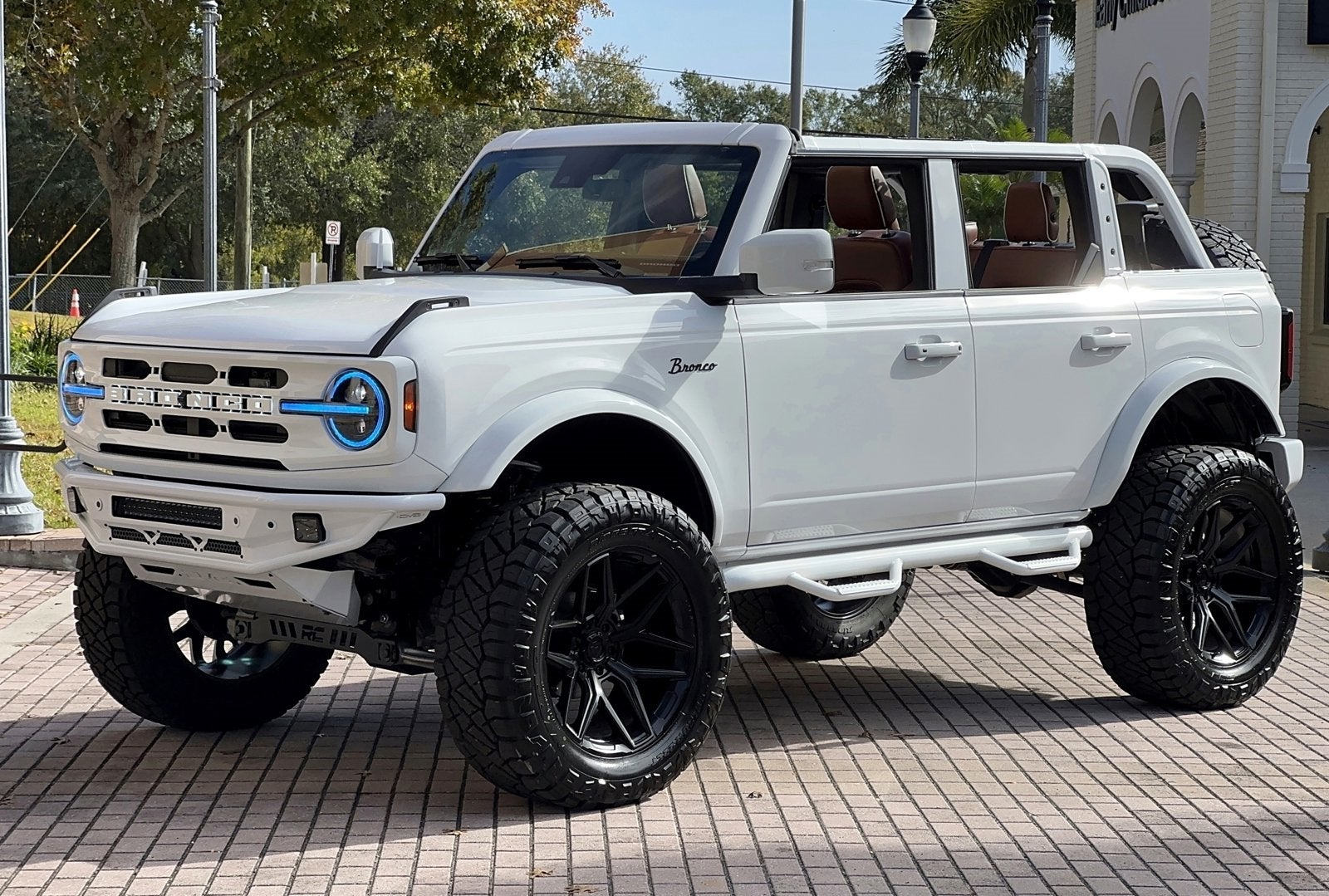 2024 Ford Bronco Outer Banks V6 Luxury Package Custom Lifted