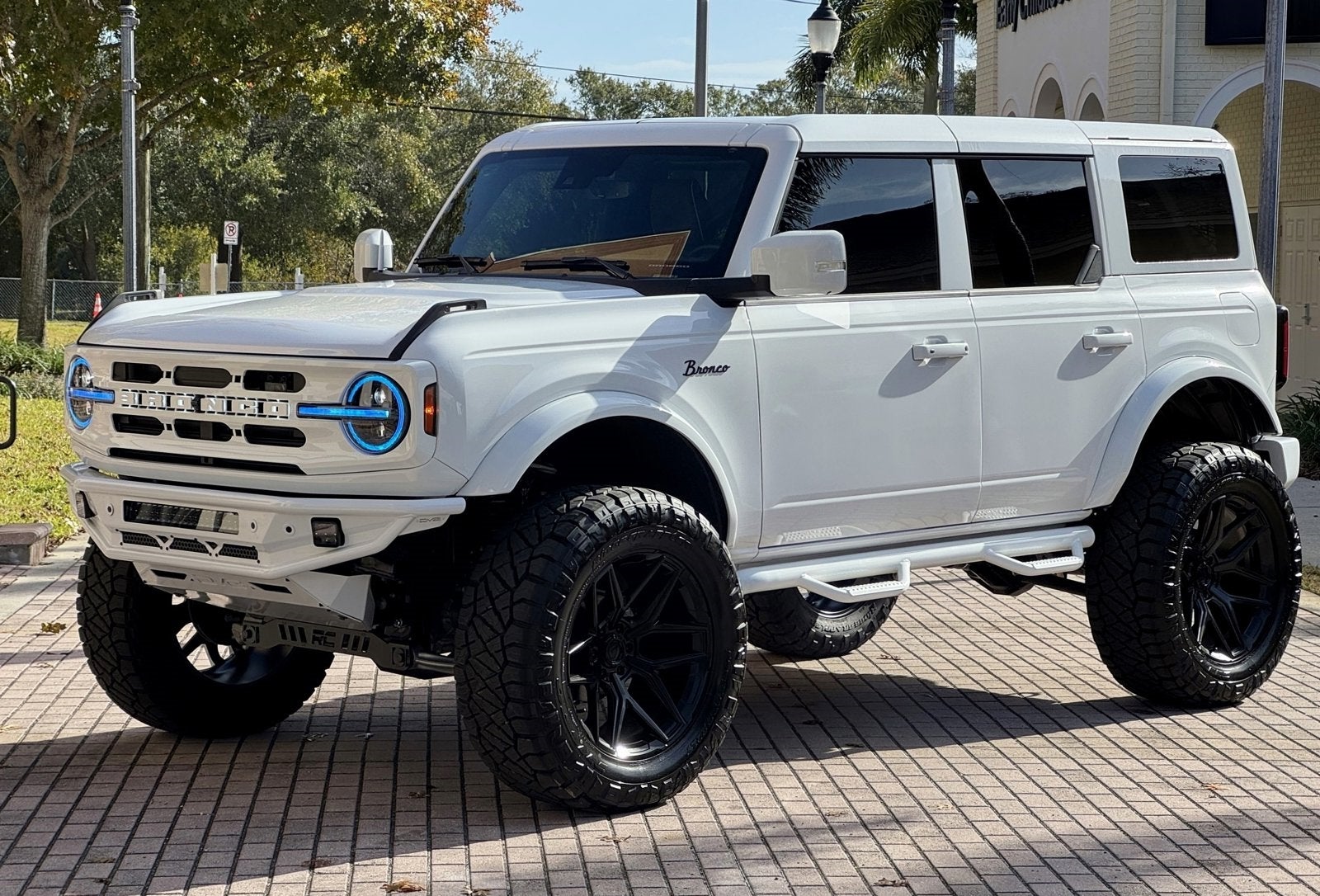 2024 Ford Bronco Outer Banks V6 Luxury Package Custom Lifted