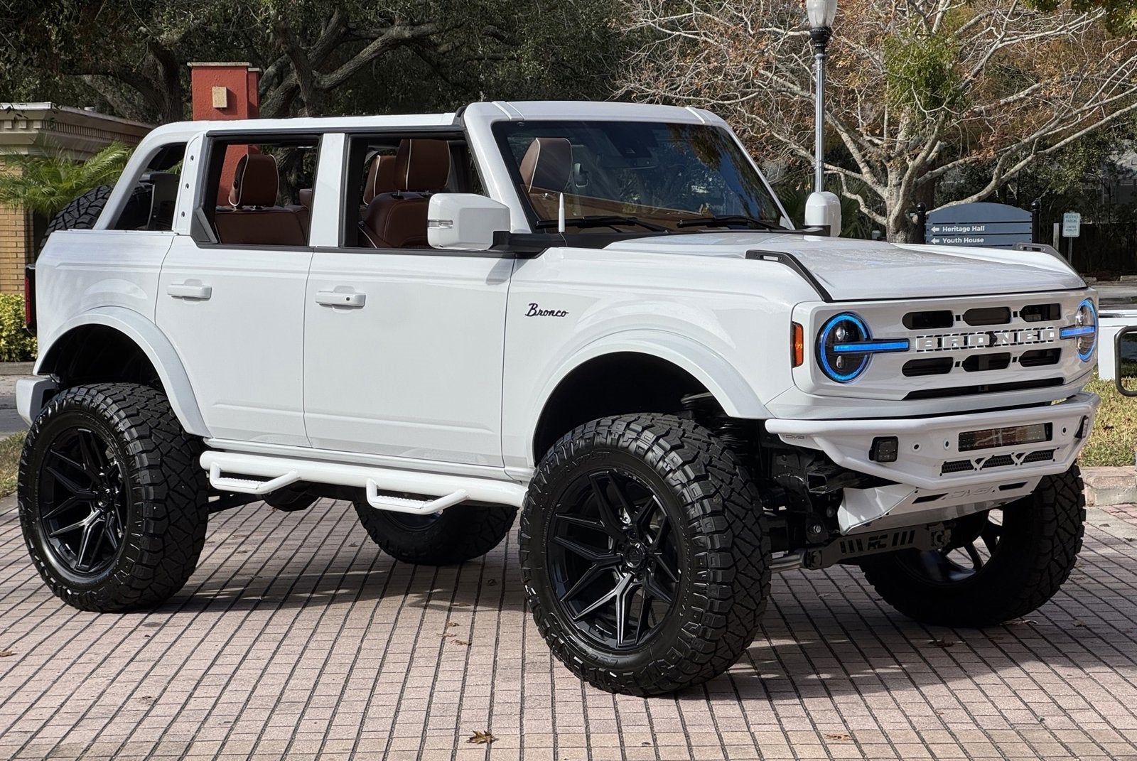 2024 Ford Bronco Outer Banks V6 Luxury Package Custom Lifted