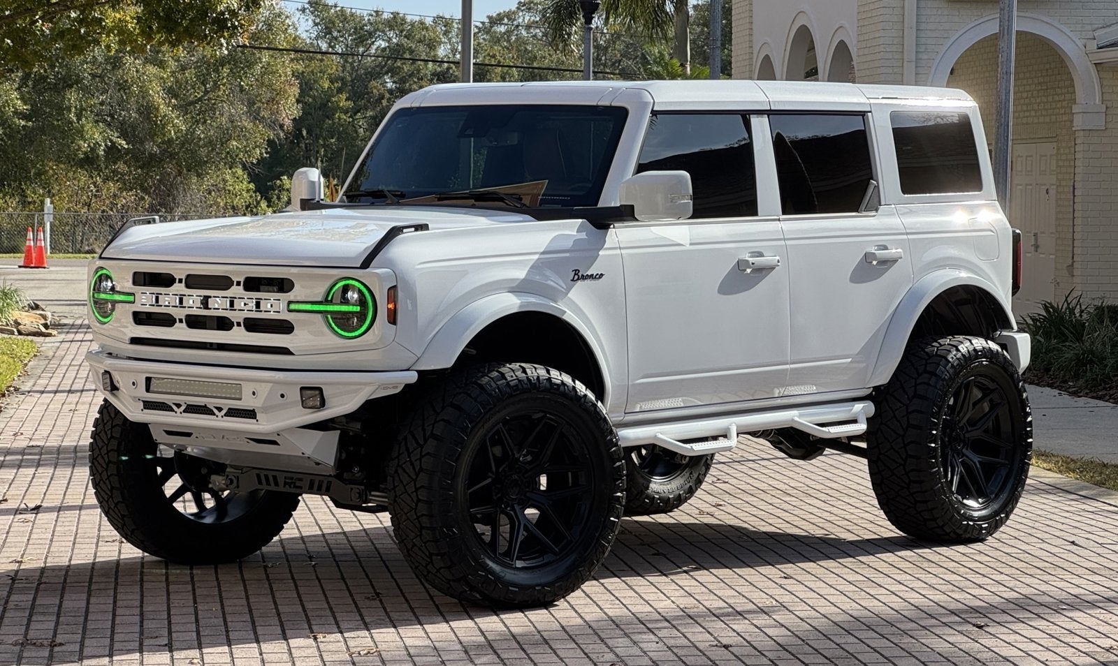 2024 Ford Bronco Outer Banks V6 Luxury Package Custom Lifted