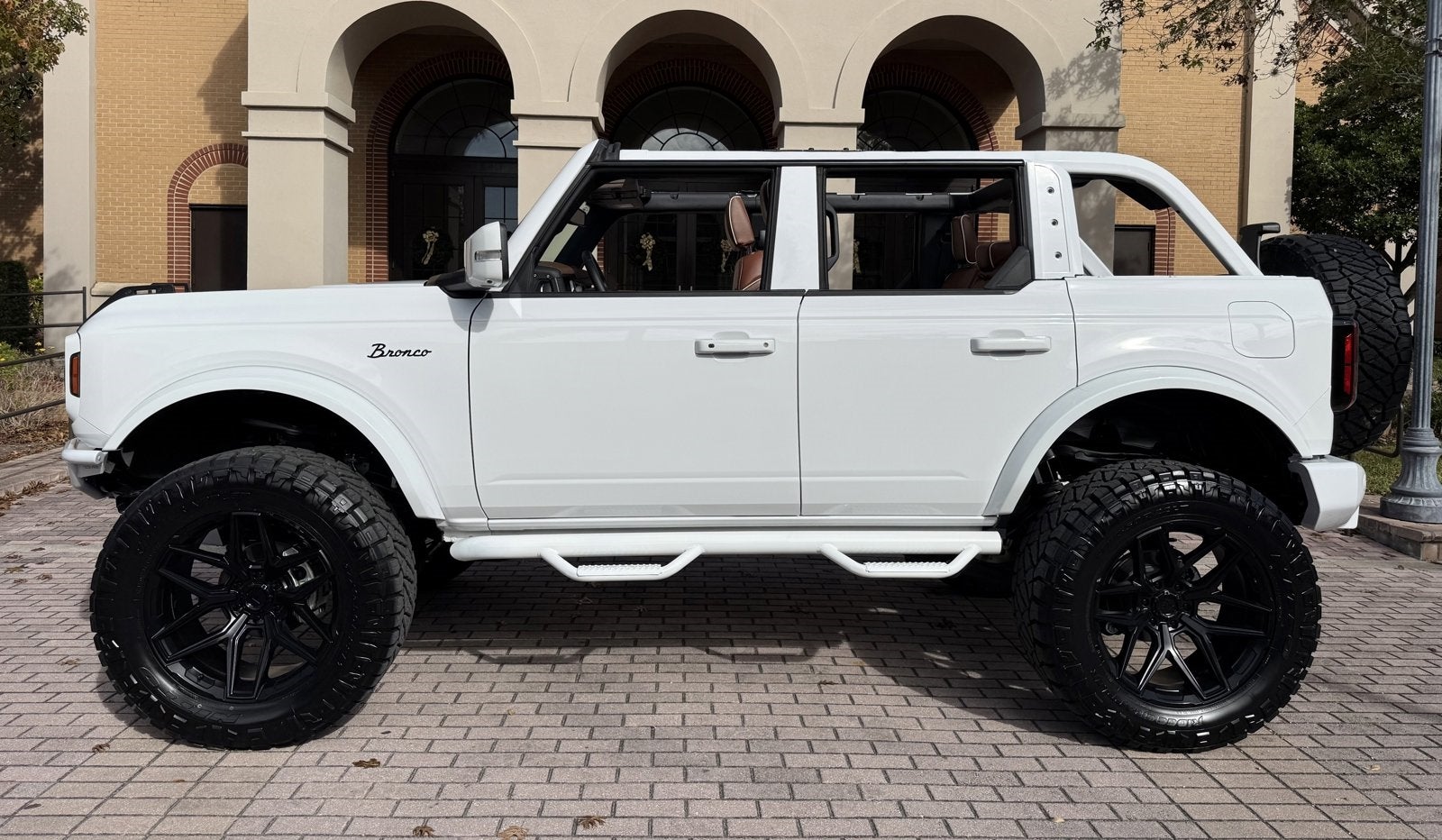2024 Ford Bronco Outer Banks V6 Luxury Package Custom Lifted