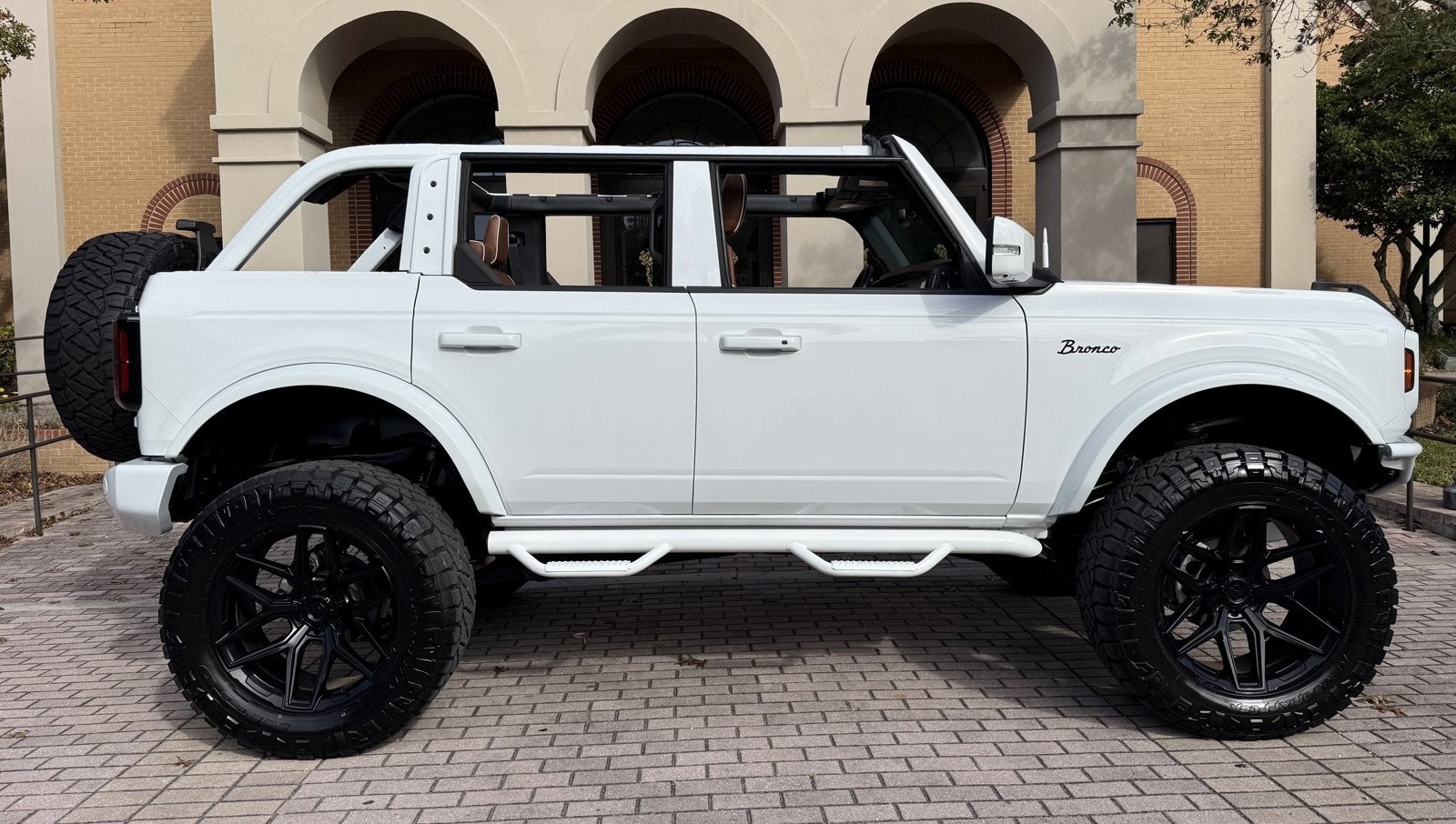 2024 Ford Bronco Outer Banks V6 Luxury Package Custom Lifted