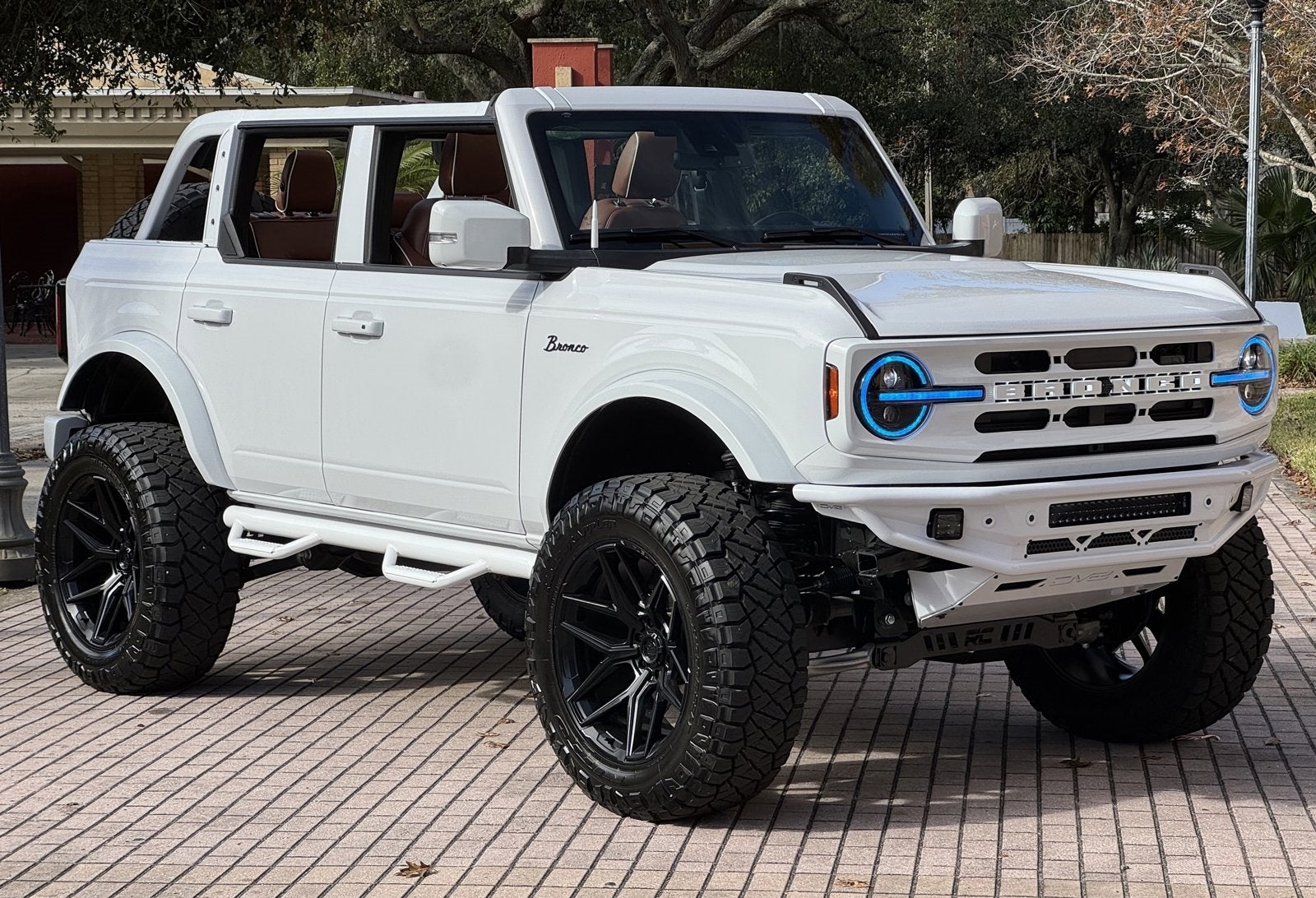 2024 Ford Bronco Outer Banks V6 Luxury Package Custom Lifted