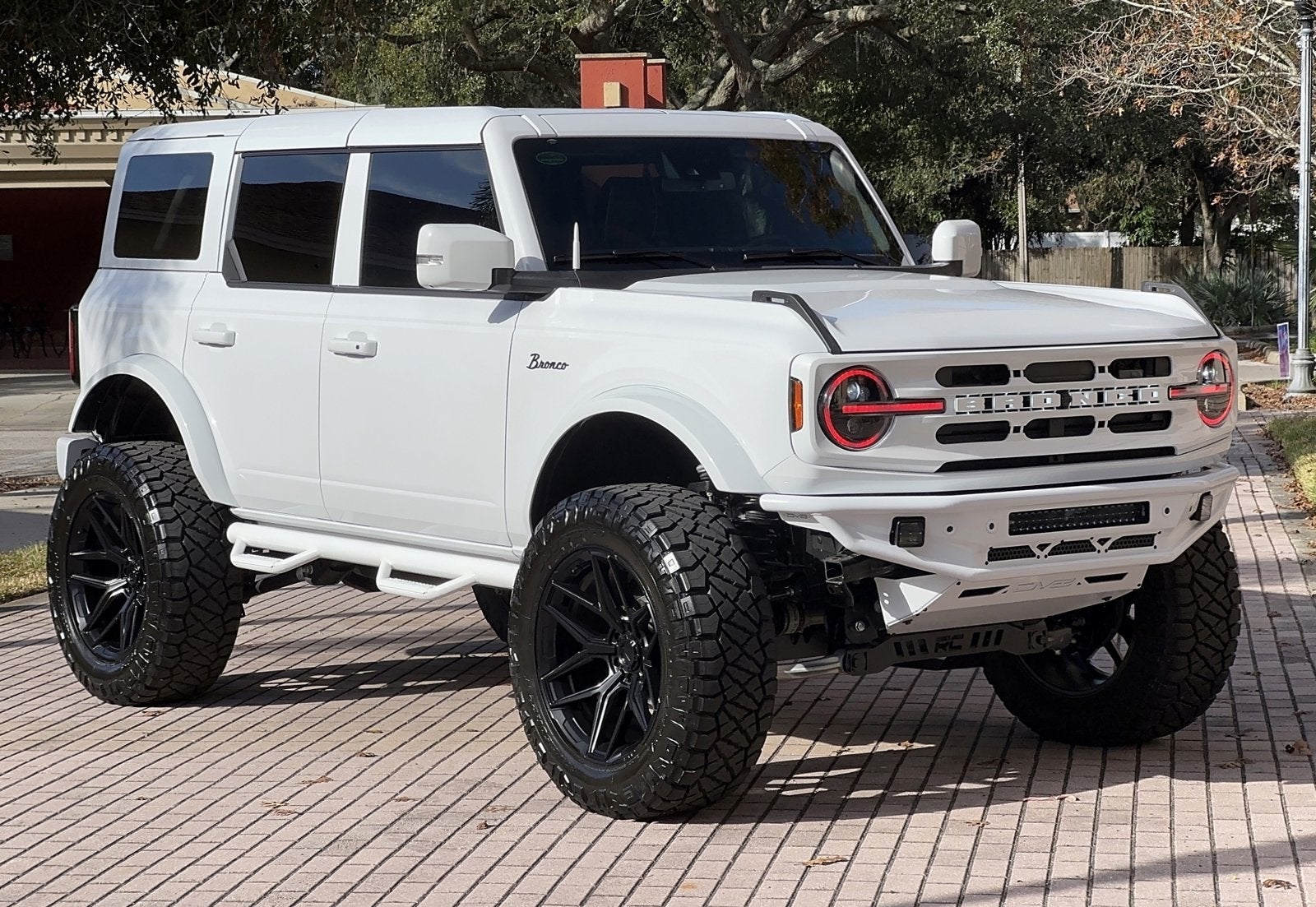 2024 Ford Bronco Outer Banks V6 Luxury Package Custom Lifted