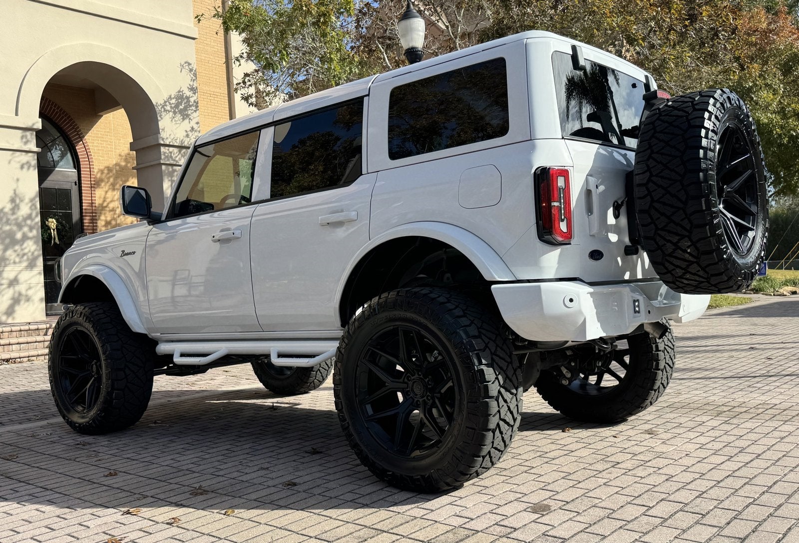 2024 Ford Bronco Outer Banks V6 Luxury Package Custom Lifted