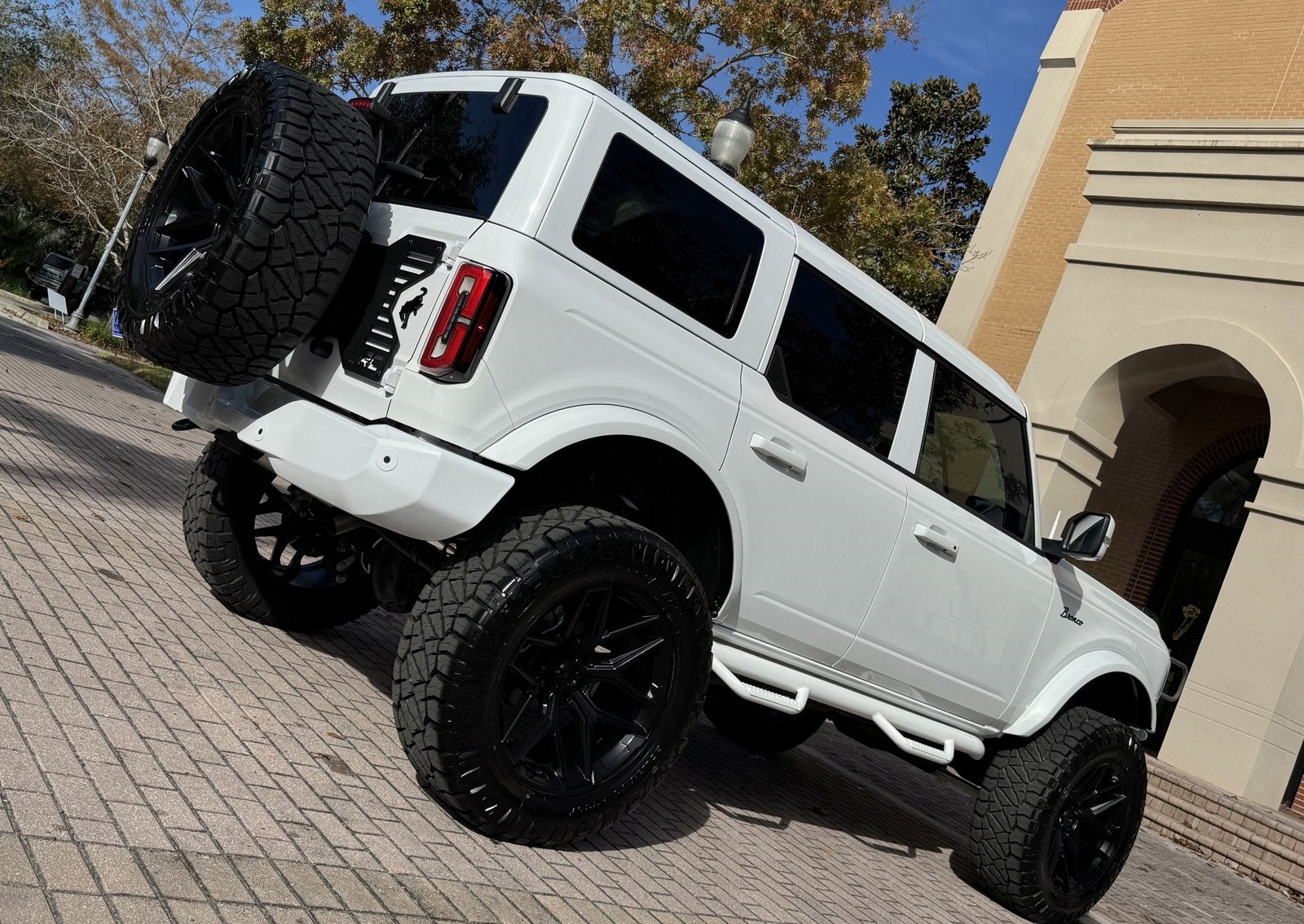 2024 Ford Bronco Outer Banks V6 Luxury Package Custom Lifted