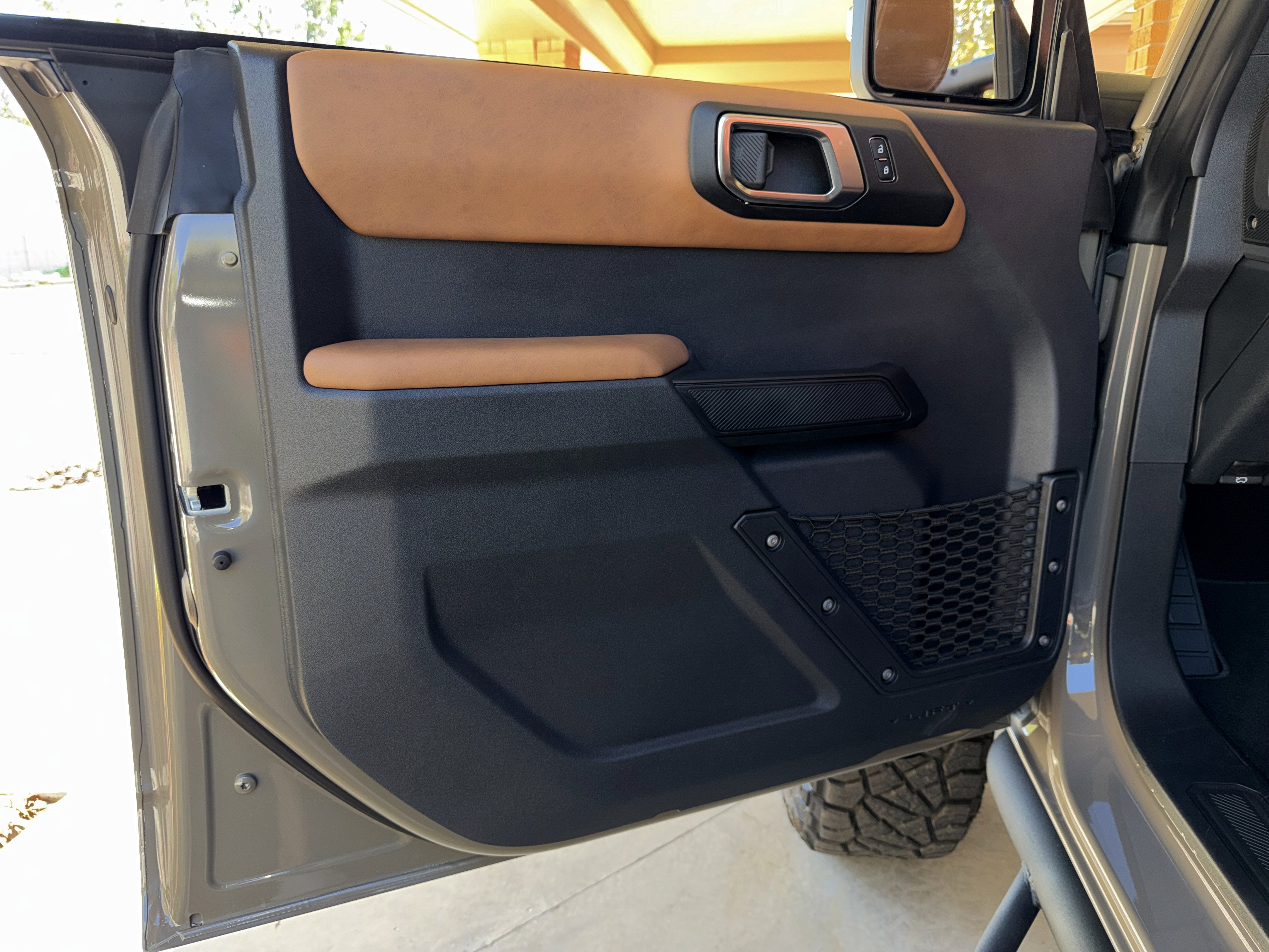 2025 Ford Bronco Outer Banks V6 Luxury Package Hard Top Custom Lifted