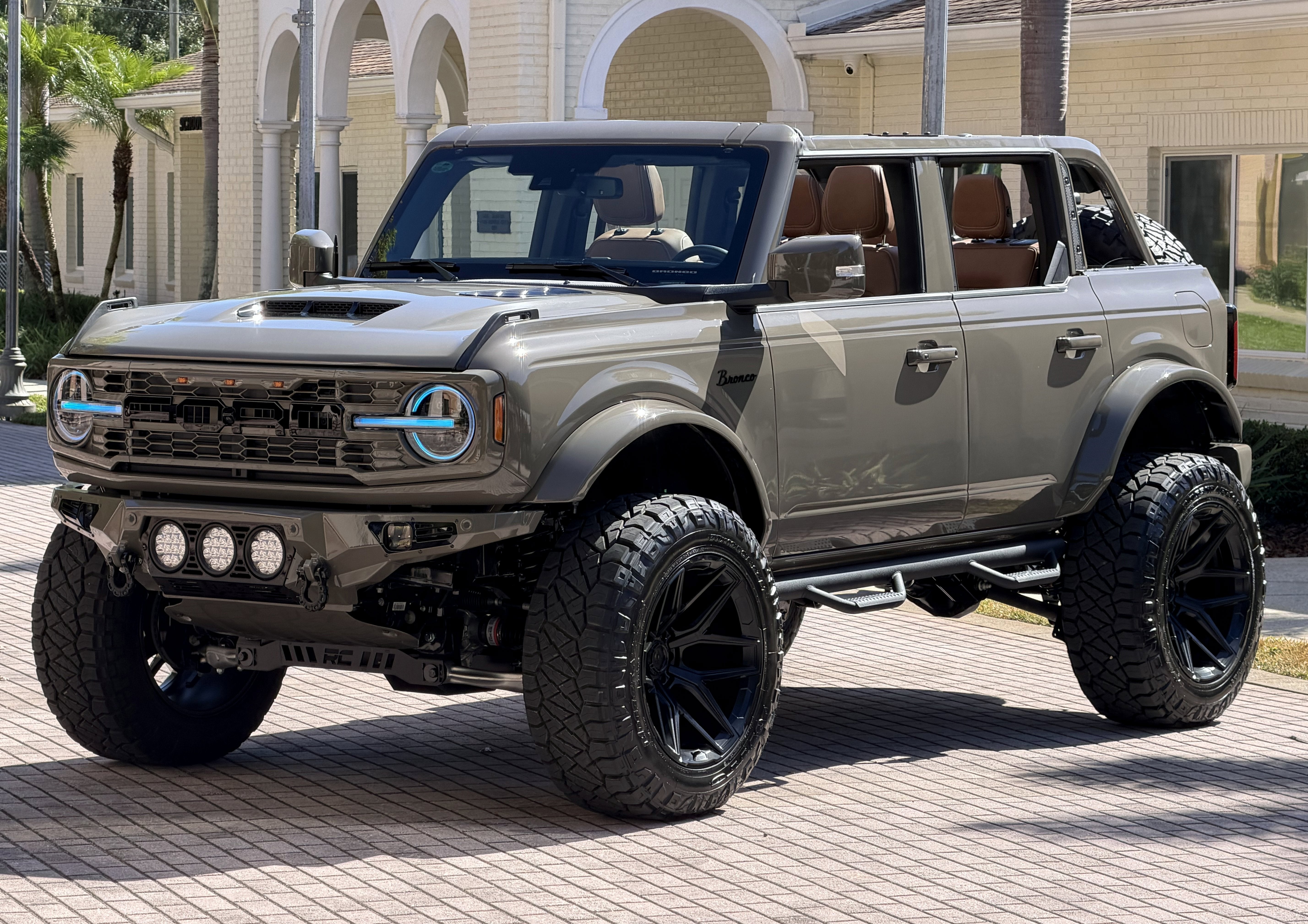 2025 Ford Bronco Outer Banks V6 Luxury Package Hard Top Custom Lifted