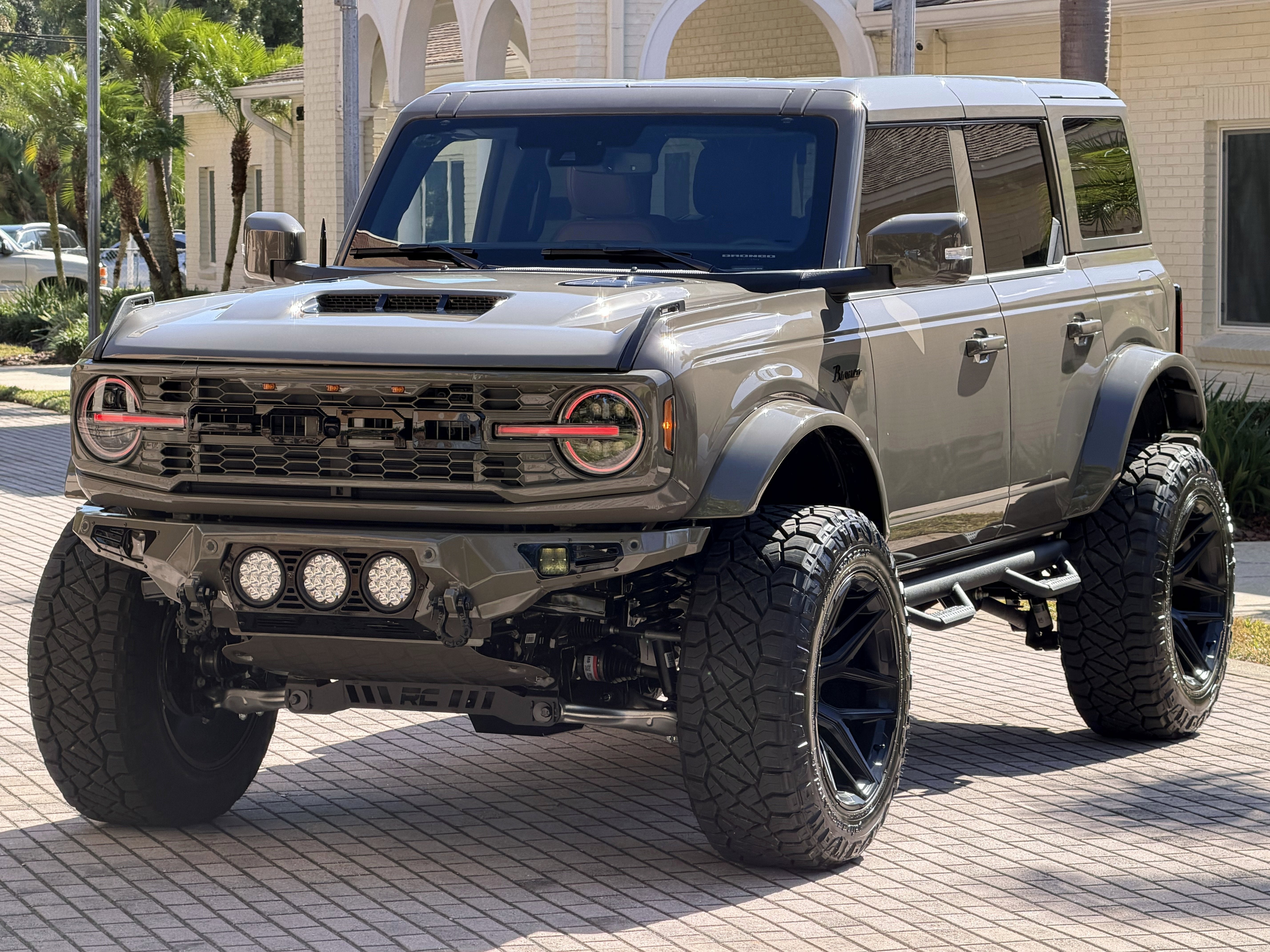 2025 Ford Bronco Outer Banks V6 Luxury Package Hard Top Custom Lifted