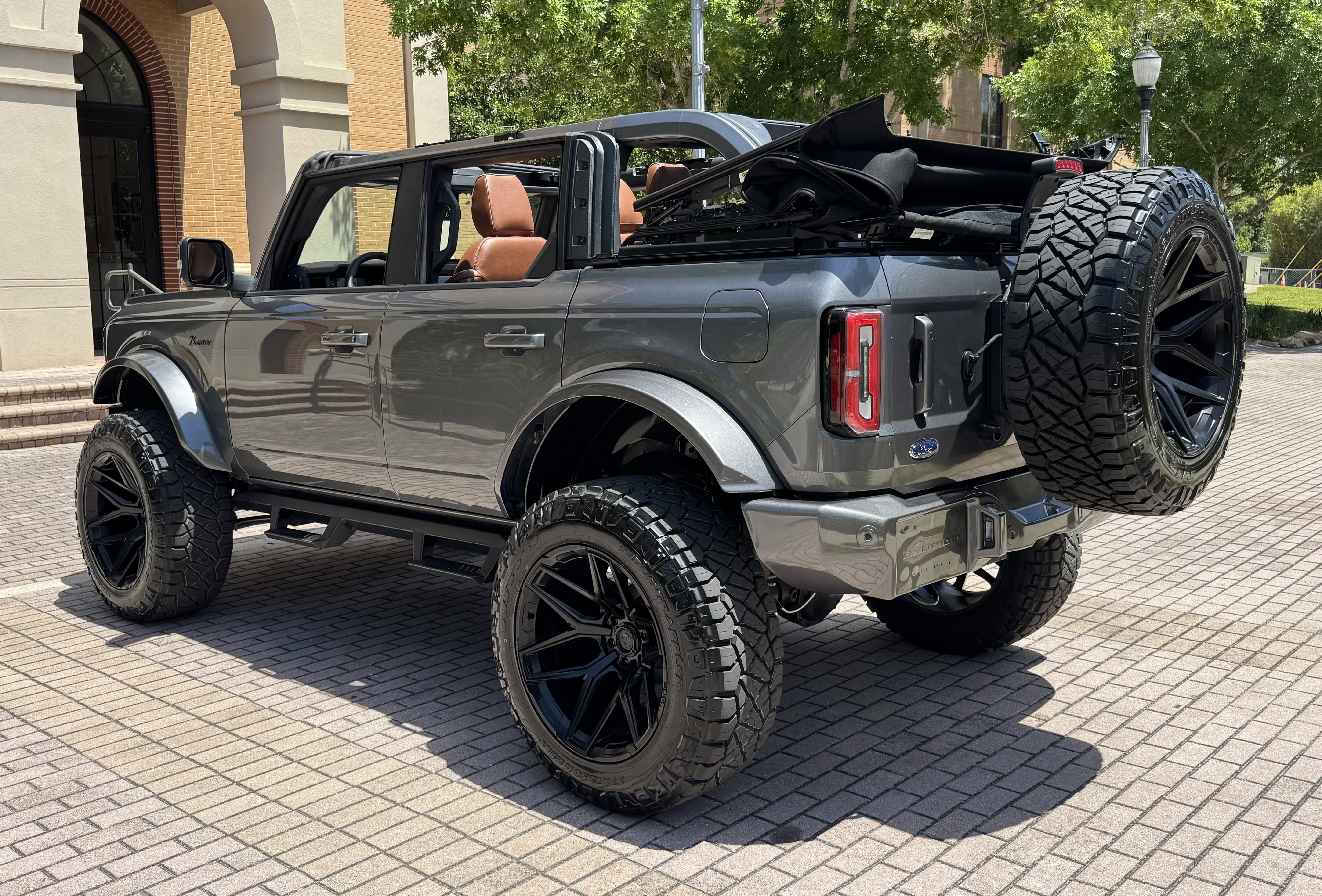 2024 Ford Bronco Outer Banks V6 Luxury Package Custom Lifted