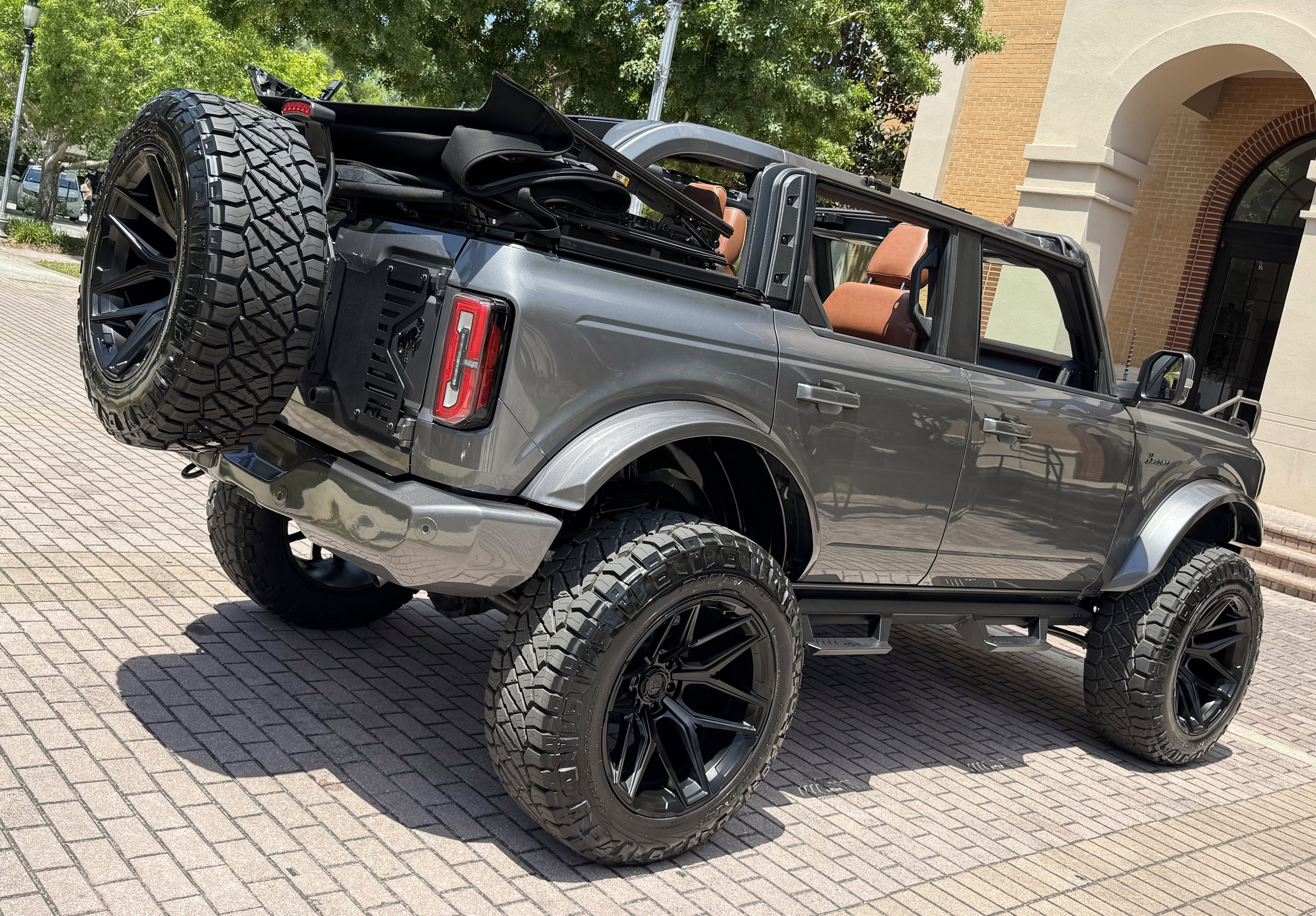 2024 Ford Bronco Outer Banks V6 Luxury Package Custom Lifted