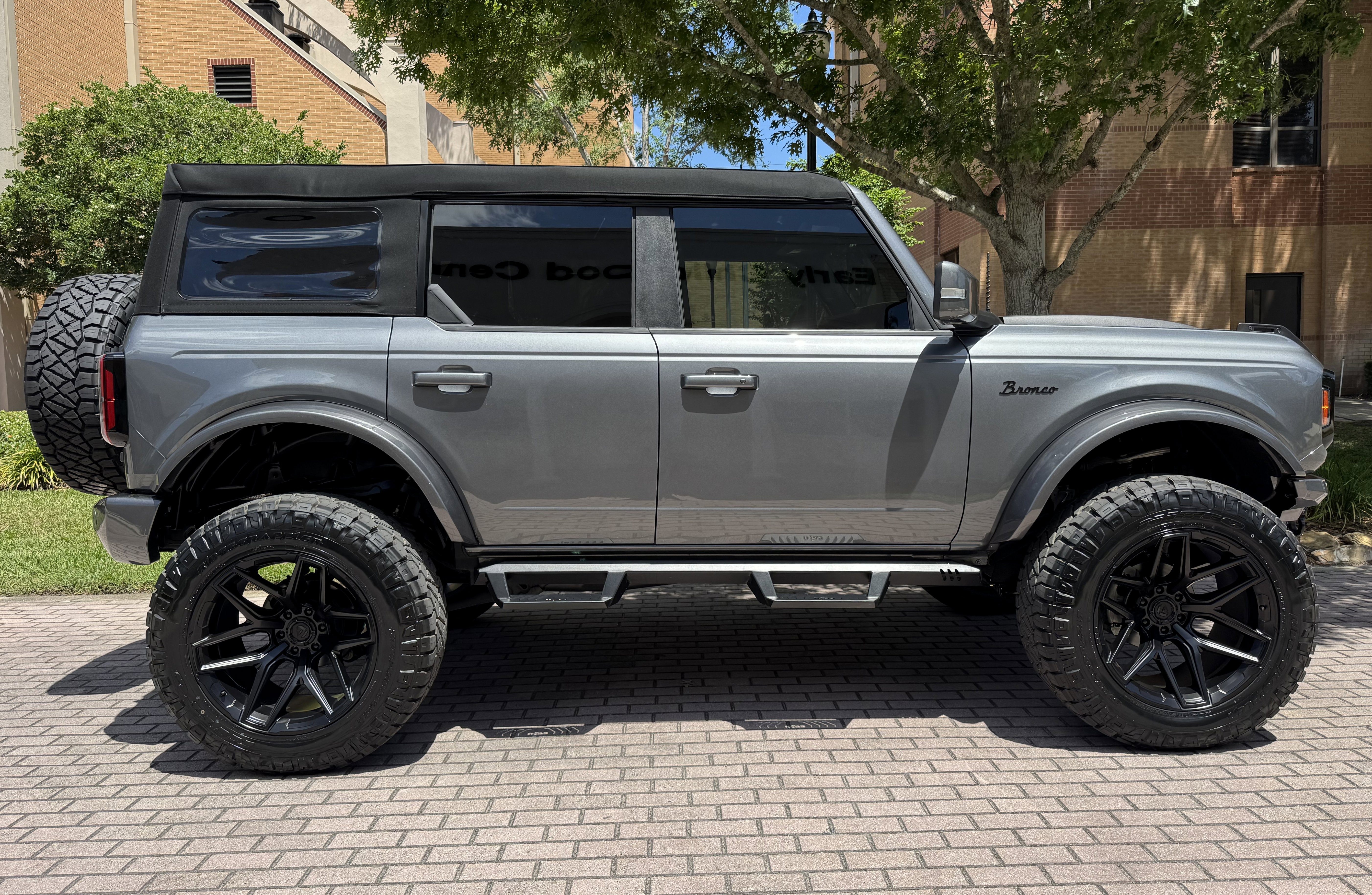 2024 Ford Bronco Outer Banks V6 Luxury Package Custom Lifted