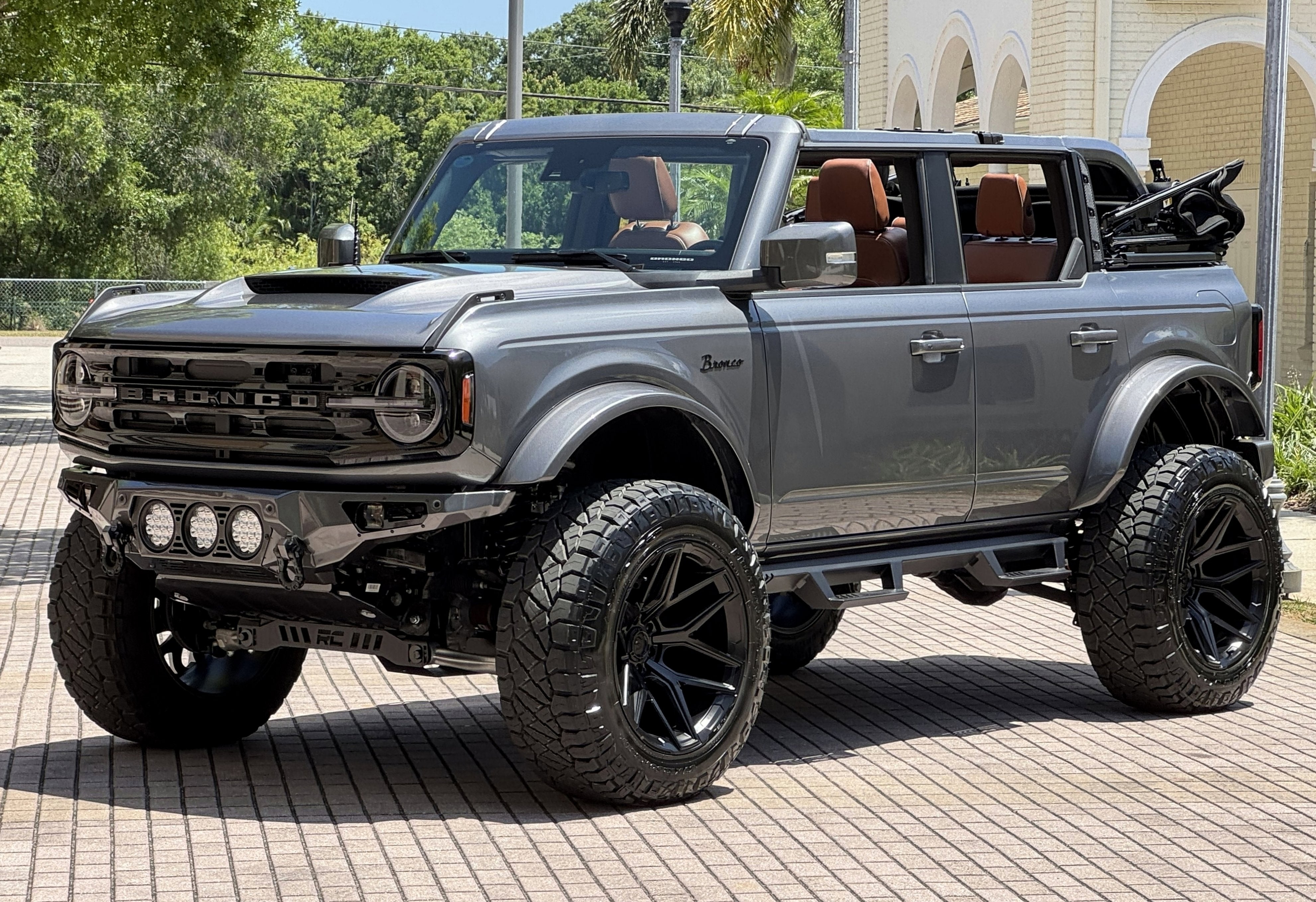 2024 Ford Bronco Outer Banks V6 Luxury Package Custom Lifted