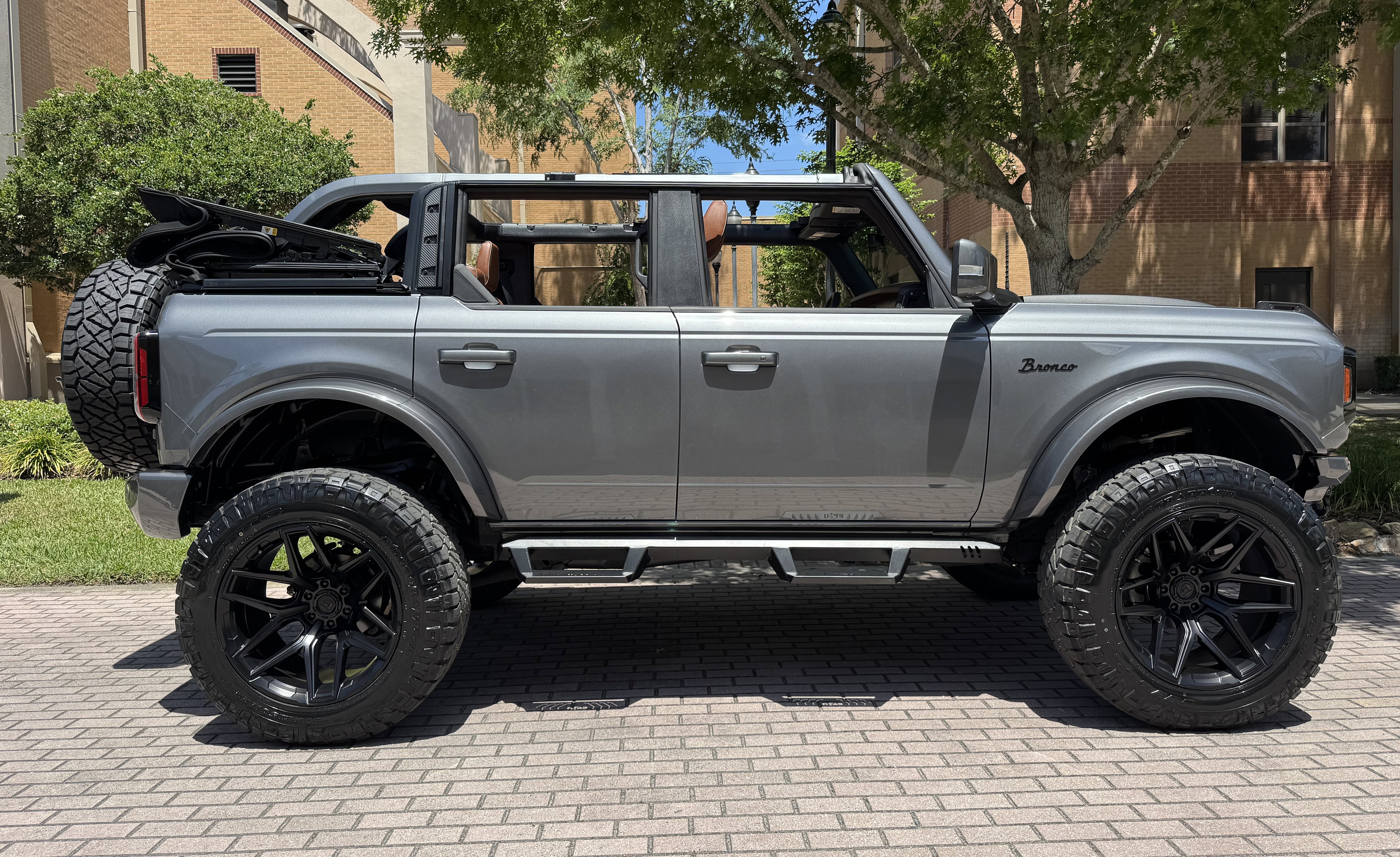 2024 Ford Bronco Outer Banks V6 Luxury Package Custom Lifted