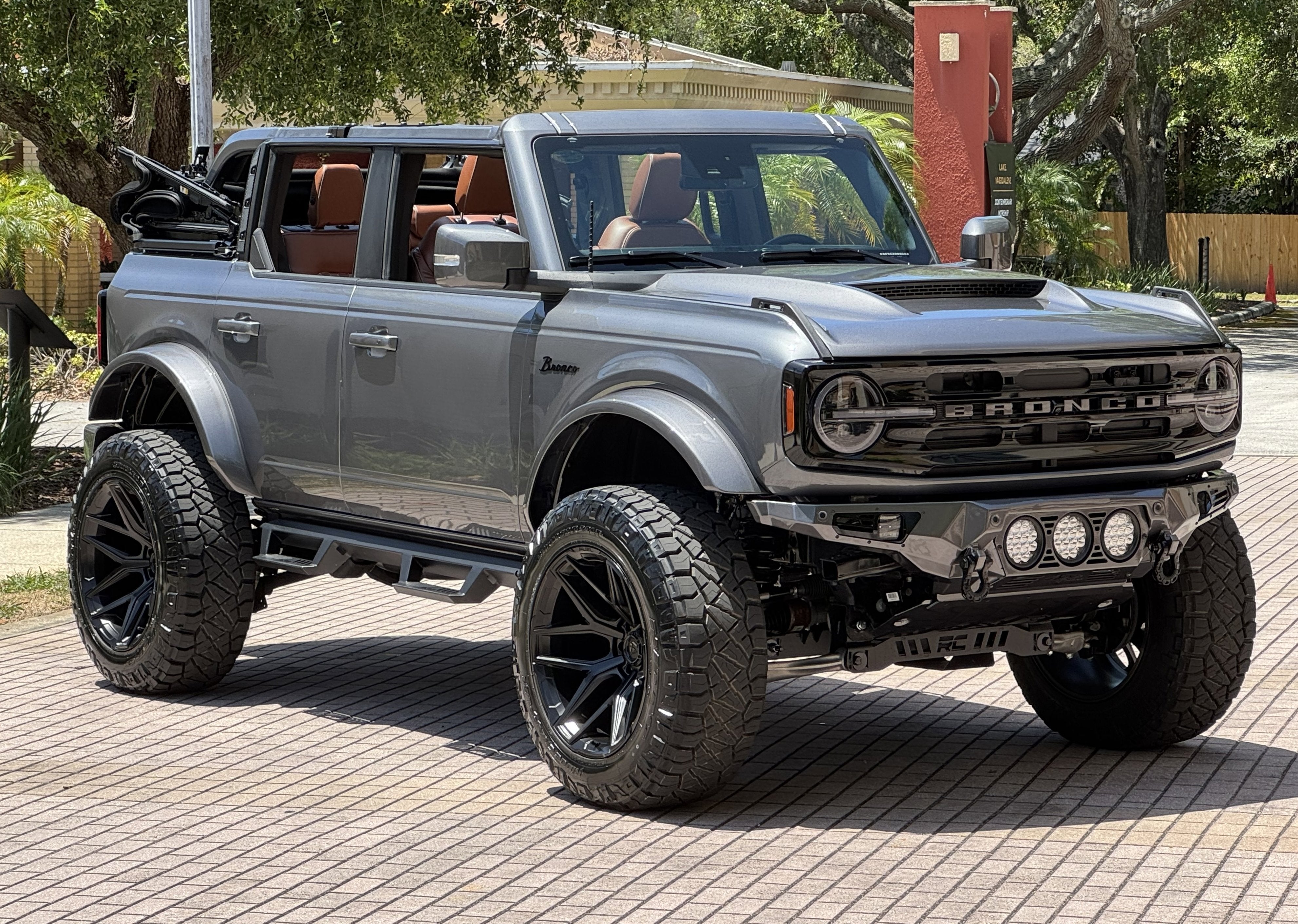 2024 Ford Bronco Outer Banks V6 Luxury Package Custom Lifted