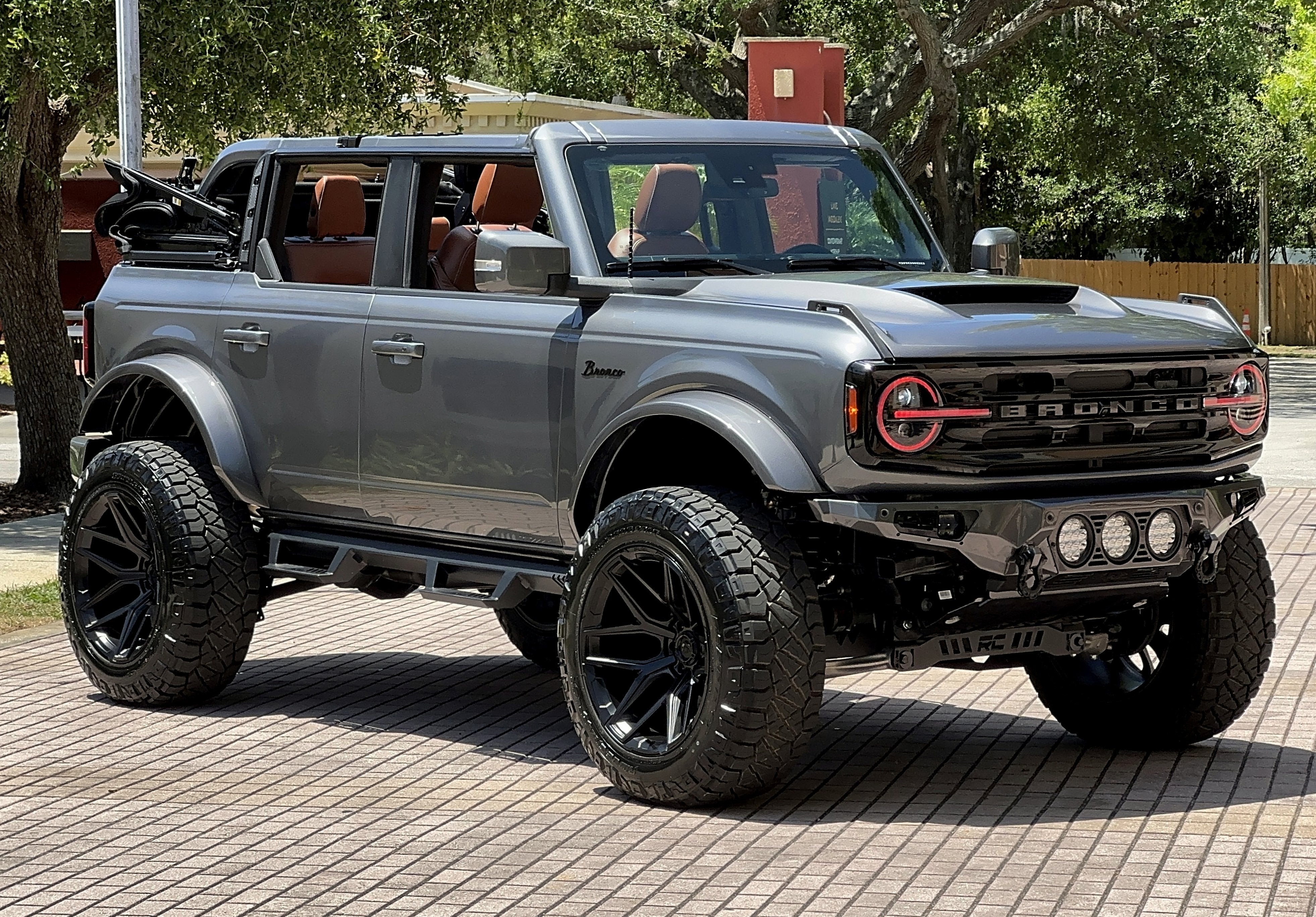 2024 Ford Bronco Outer Banks V6 Luxury Package Custom Lifted