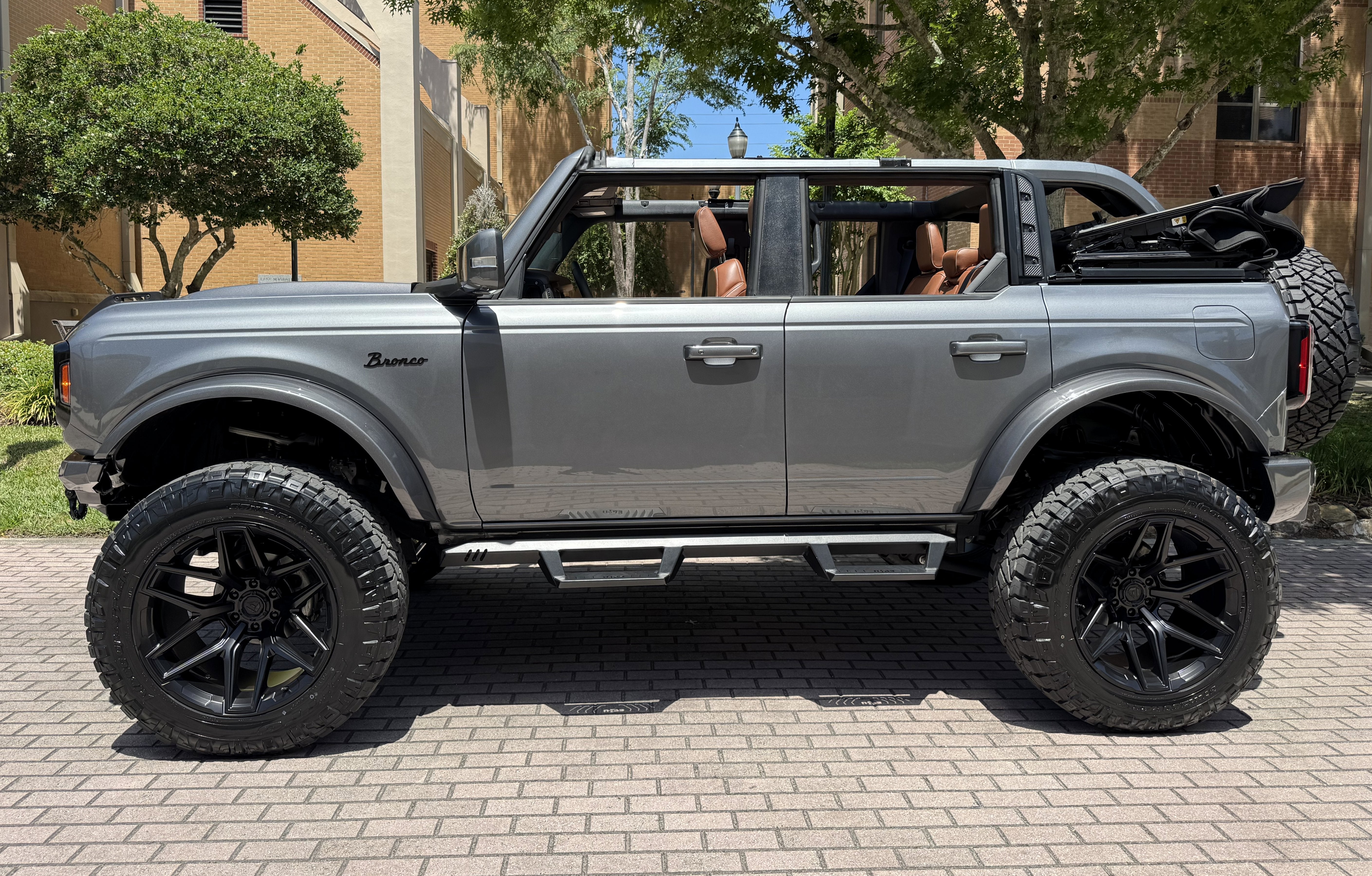 2024 Ford Bronco Outer Banks V6 Luxury Package Custom Lifted
