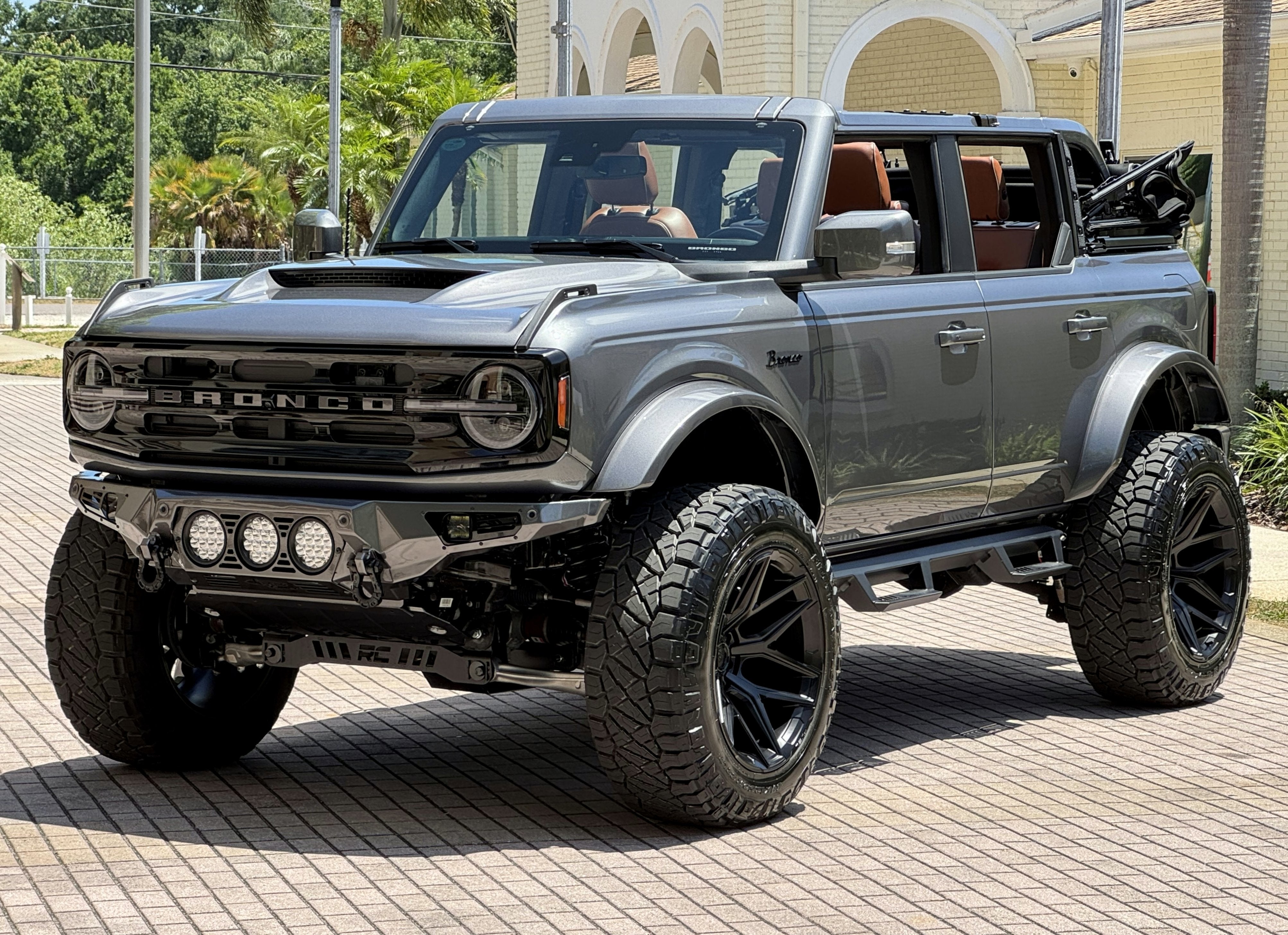 2024 Ford Bronco Outer Banks V6 Luxury Package Custom Lifted
