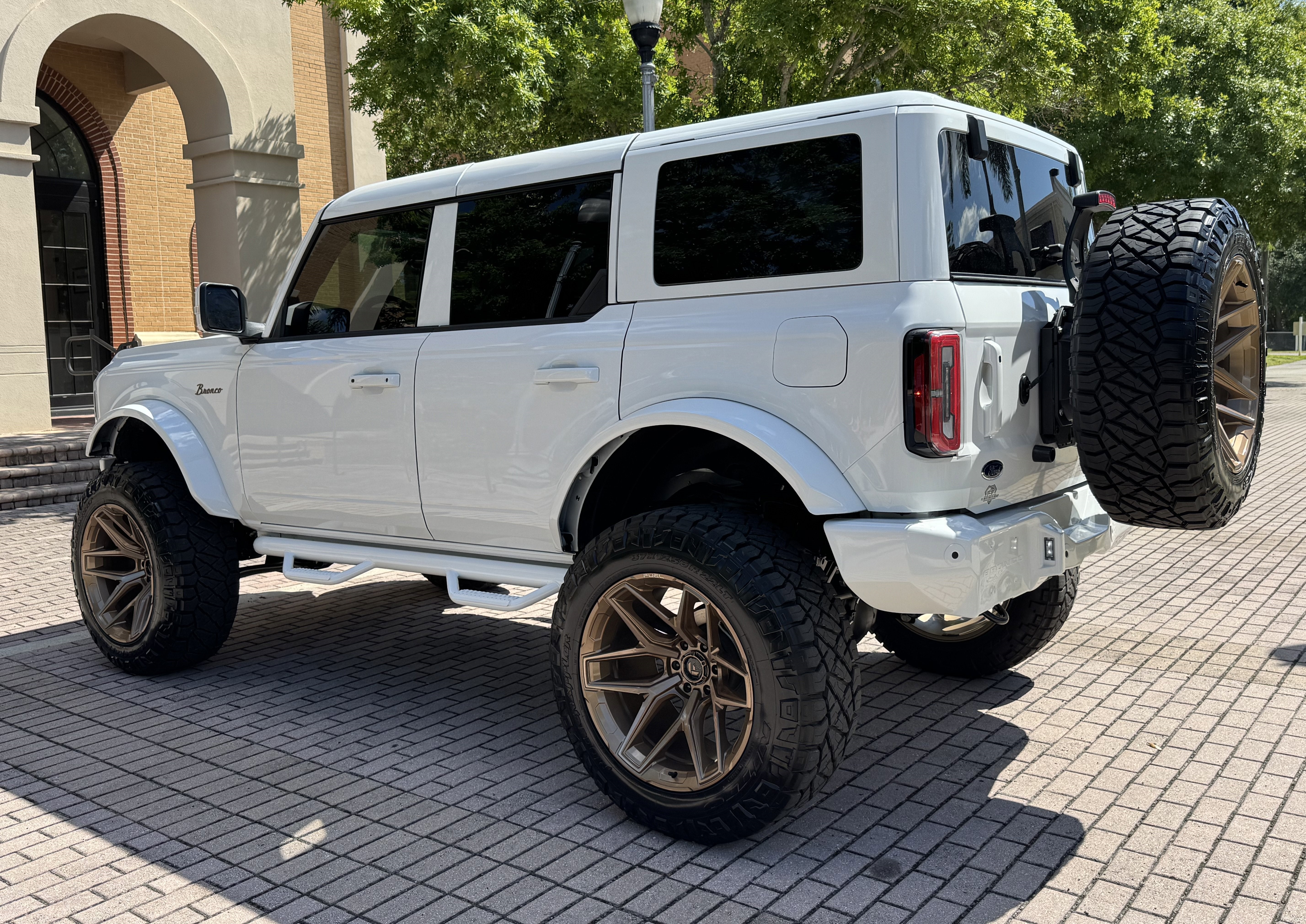 2025 Ford Bronco Outer Banks V6 Luxury Package Hard Top Custom Lifted