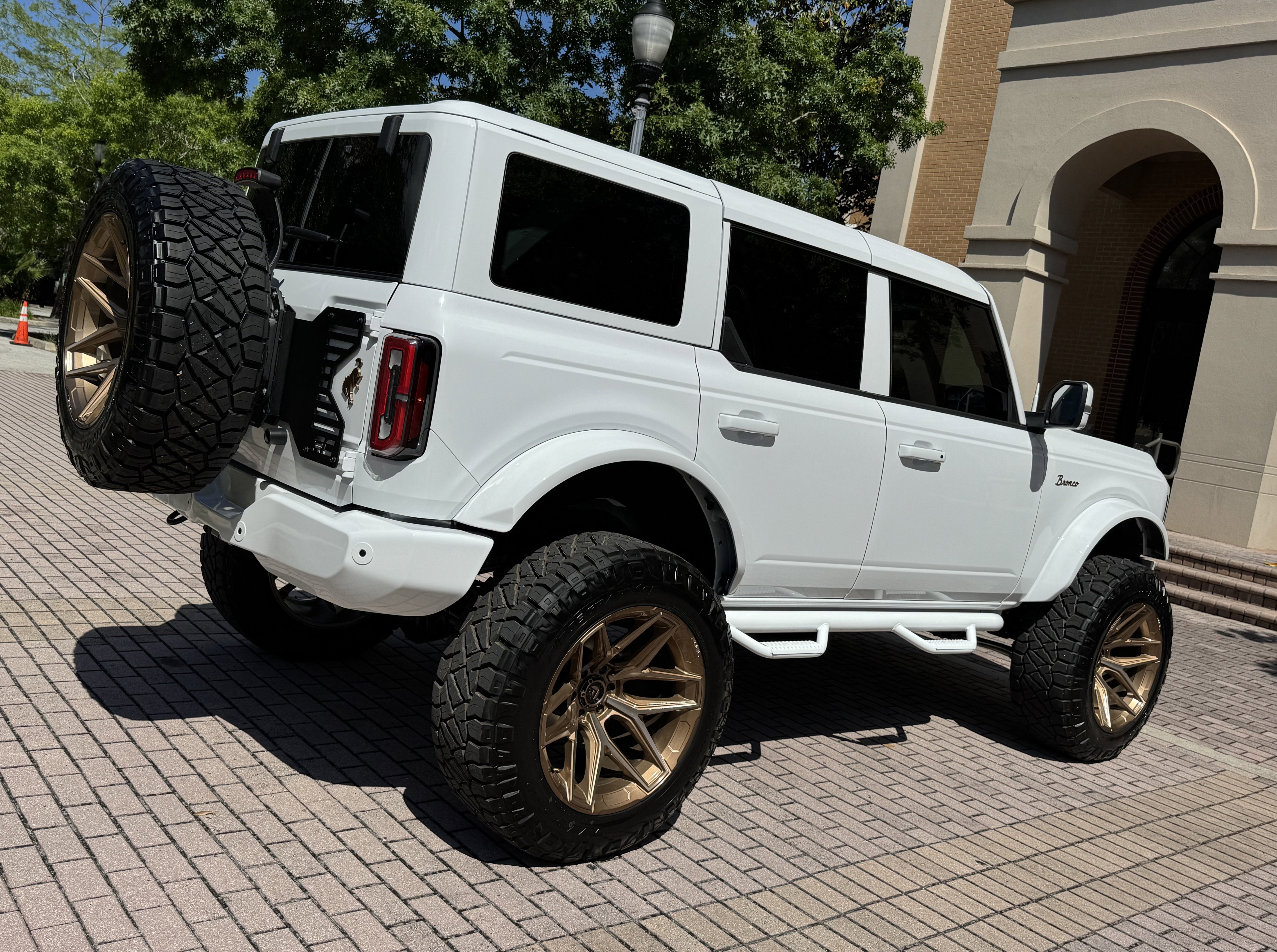 2025 Ford Bronco Outer Banks V6 Luxury Package Hard Top Custom Lifted