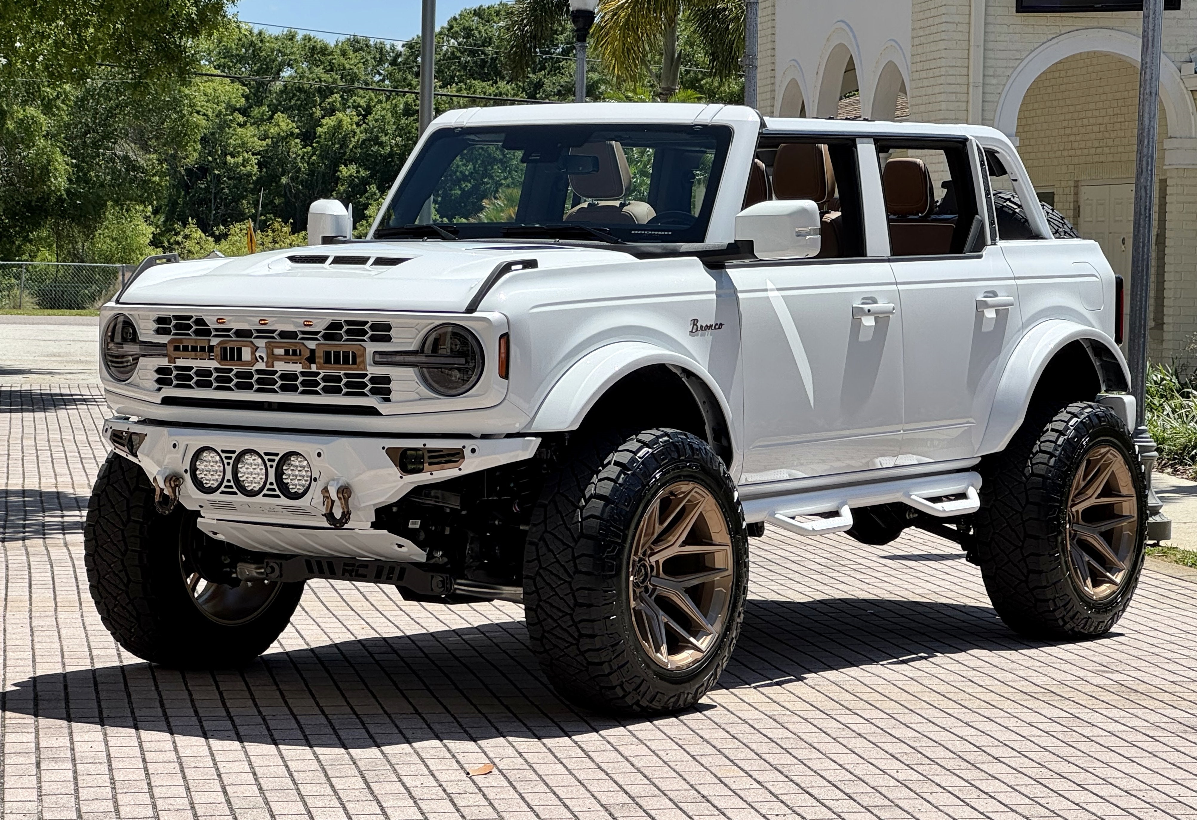2025 Ford Bronco Outer Banks V6 Luxury Package Hard Top Custom Lifted