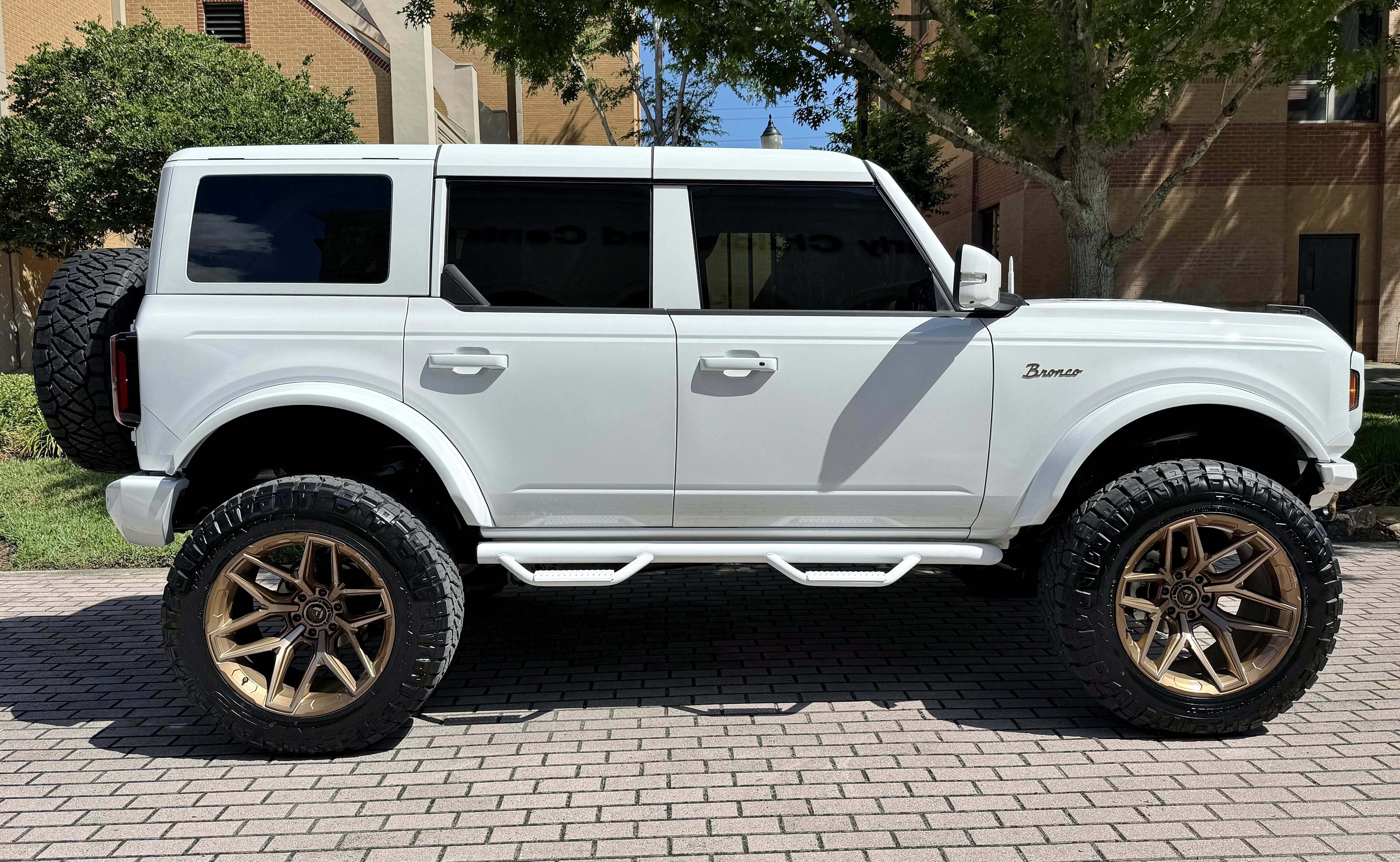 2025 Ford Bronco Outer Banks V6 Luxury Package Hard Top Custom Lifted