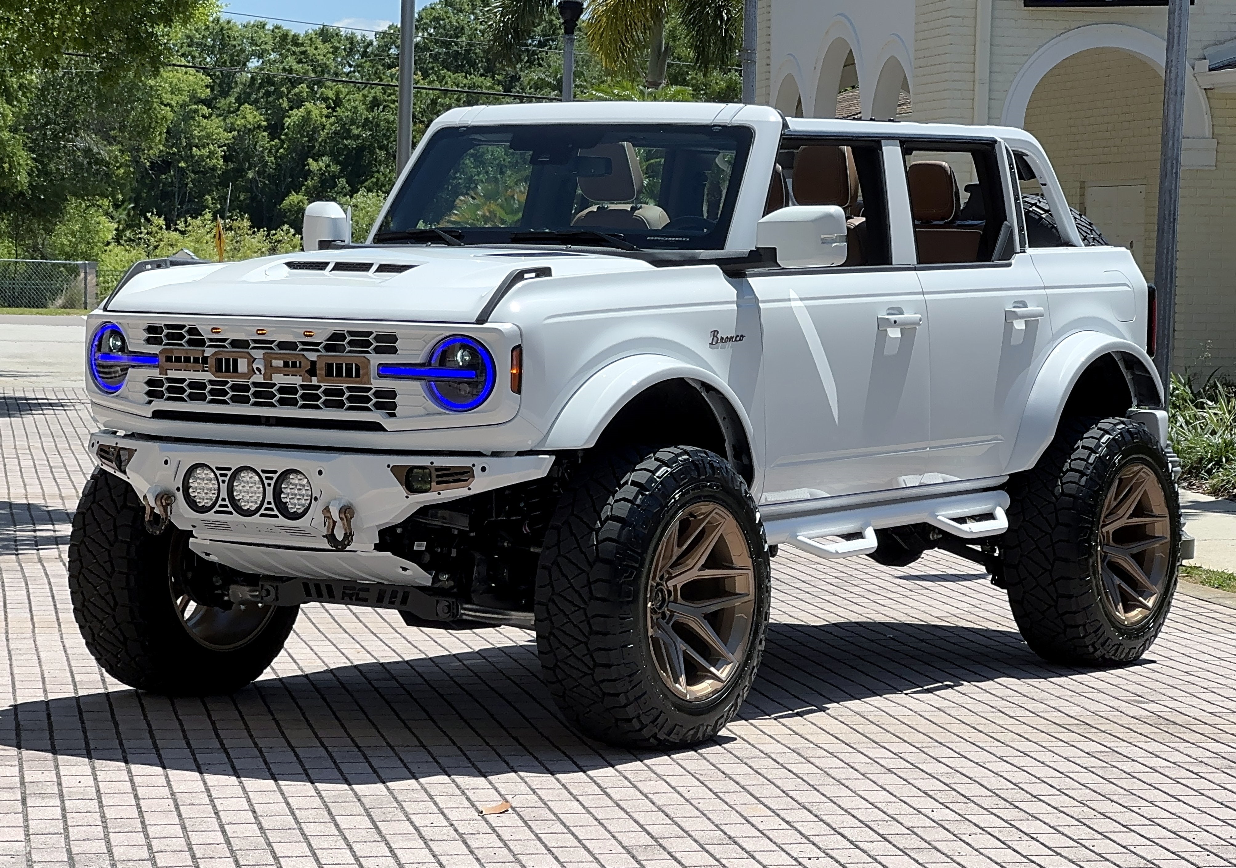 2025 Ford Bronco Outer Banks V6 Luxury Package Hard Top Custom Lifted