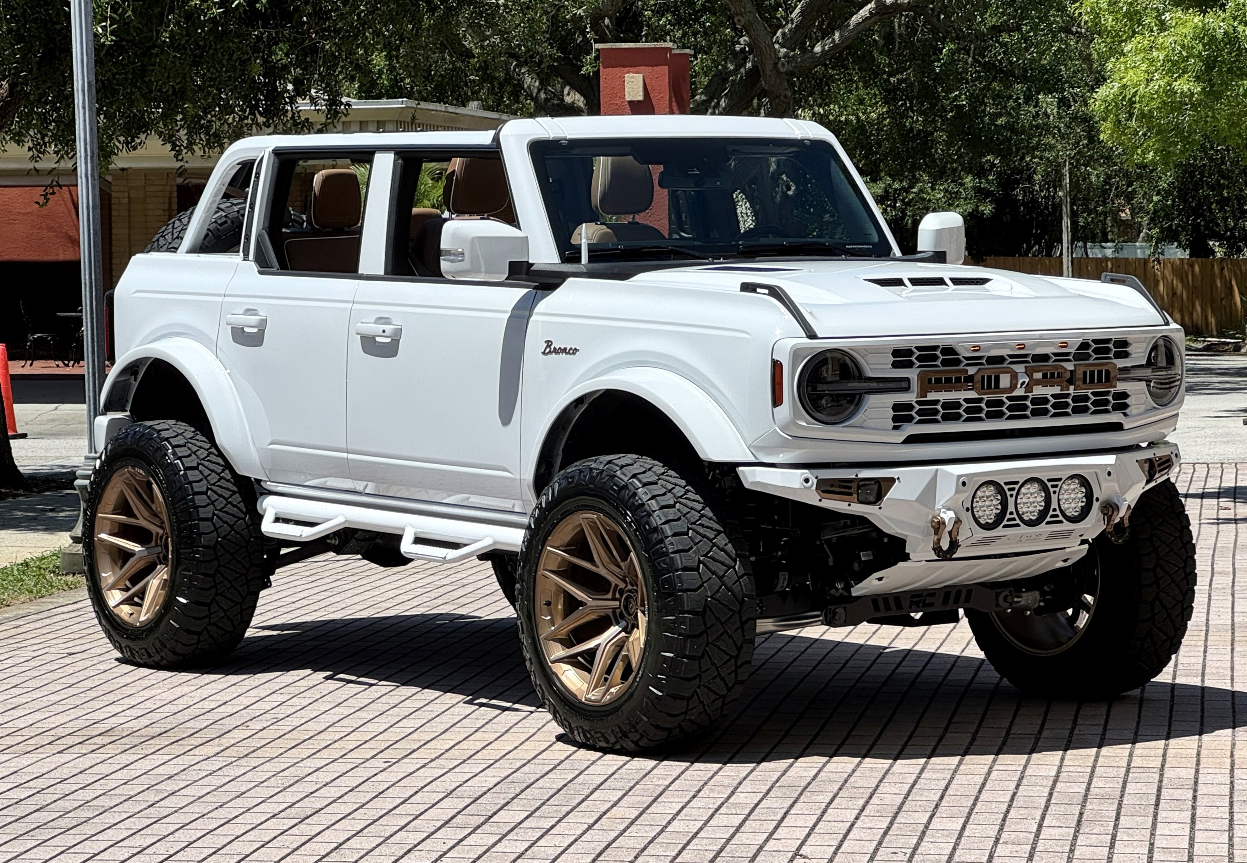 2025 Ford Bronco Outer Banks V6 Luxury Package Hard Top Custom Lifted