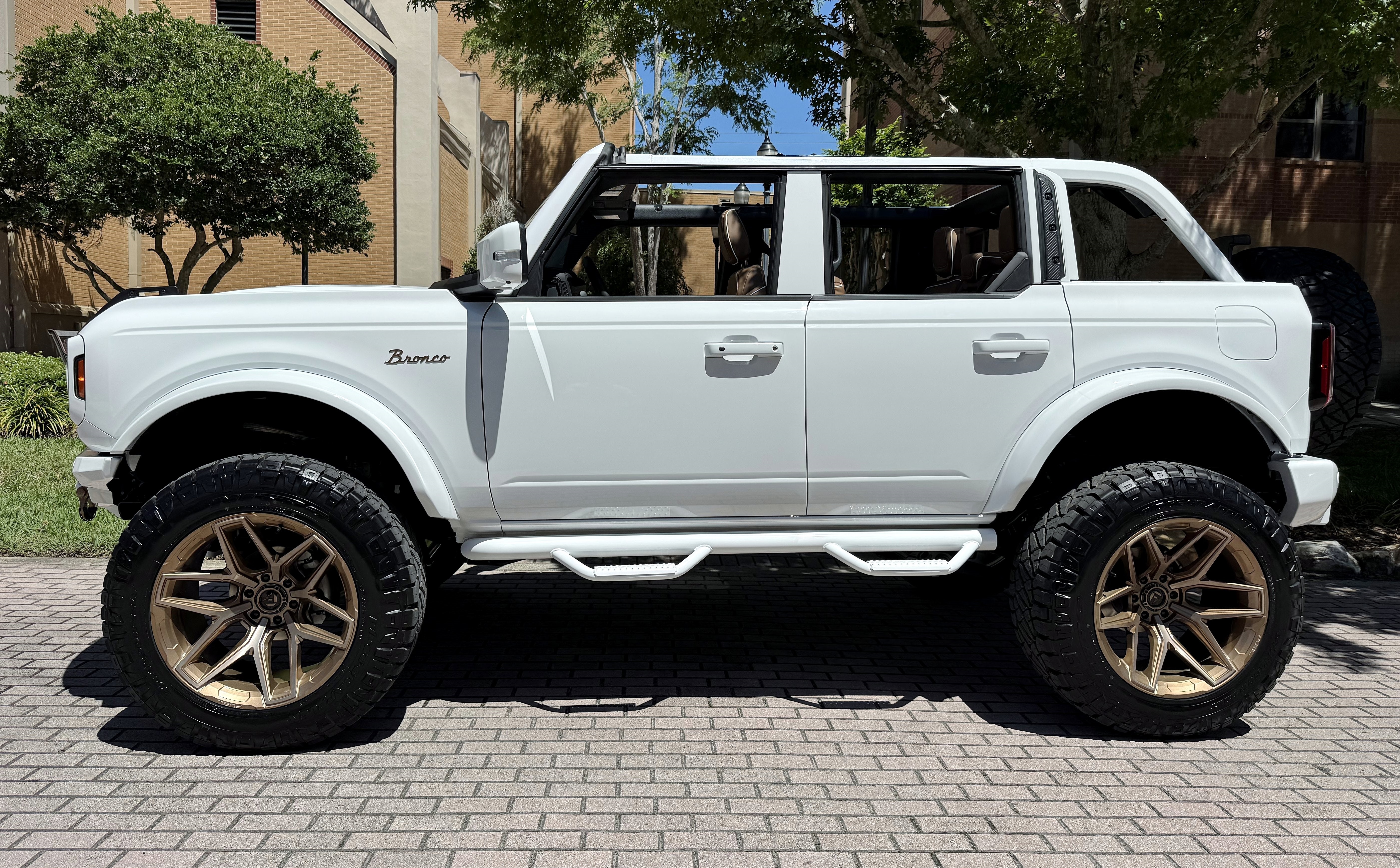2025 Ford Bronco Outer Banks V6 Luxury Package Hard Top Custom Lifted