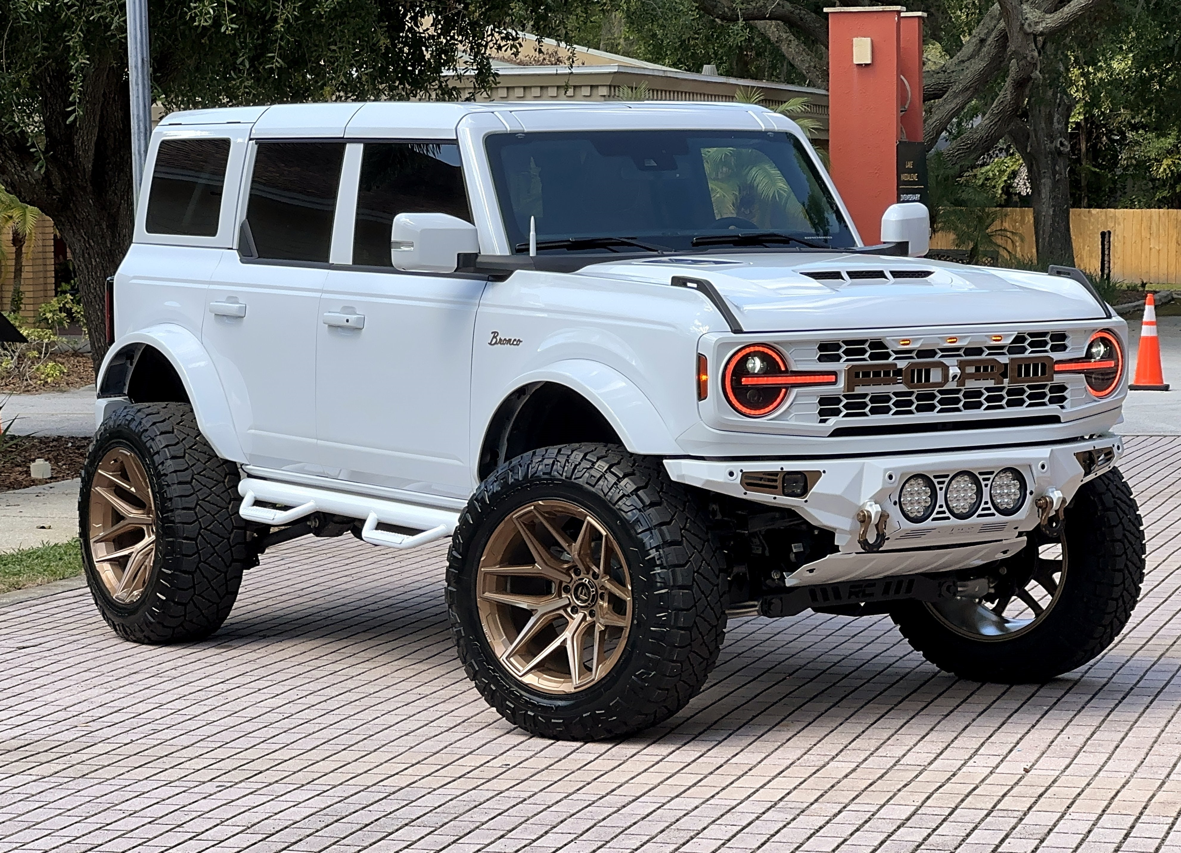 2025 Ford Bronco Outer Banks V6 Luxury Package Hard Top Custom Lifted
