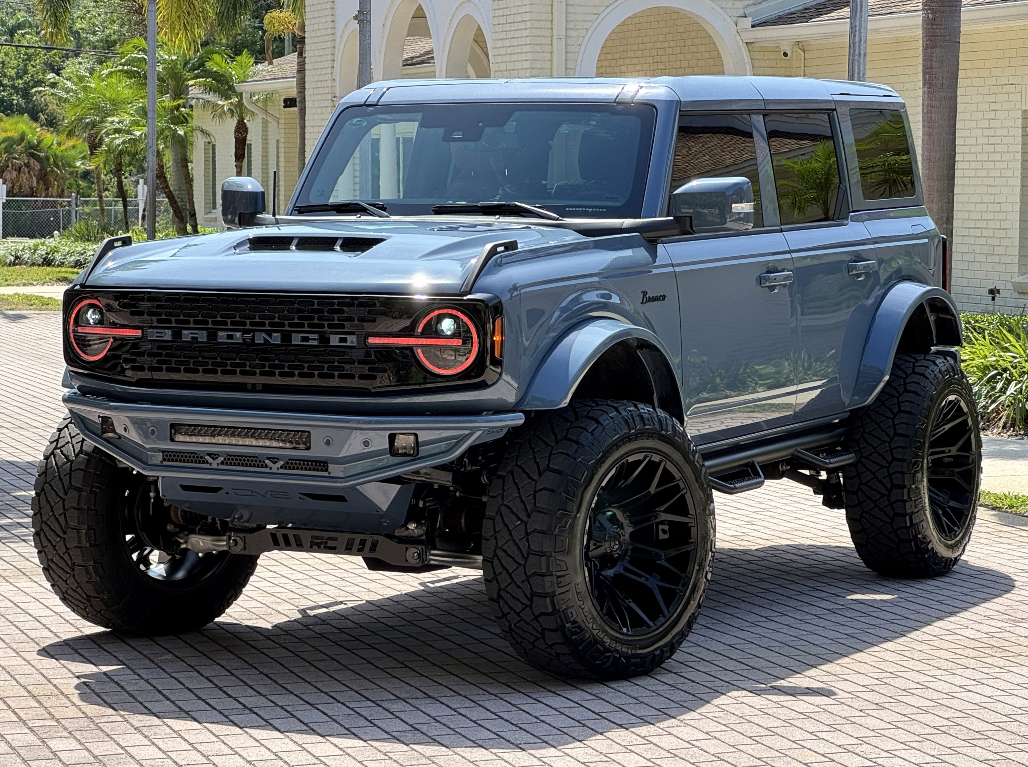 2025 Ford Bronco Outer Banks V6 Luxury Package Hard Top Custom Lifted