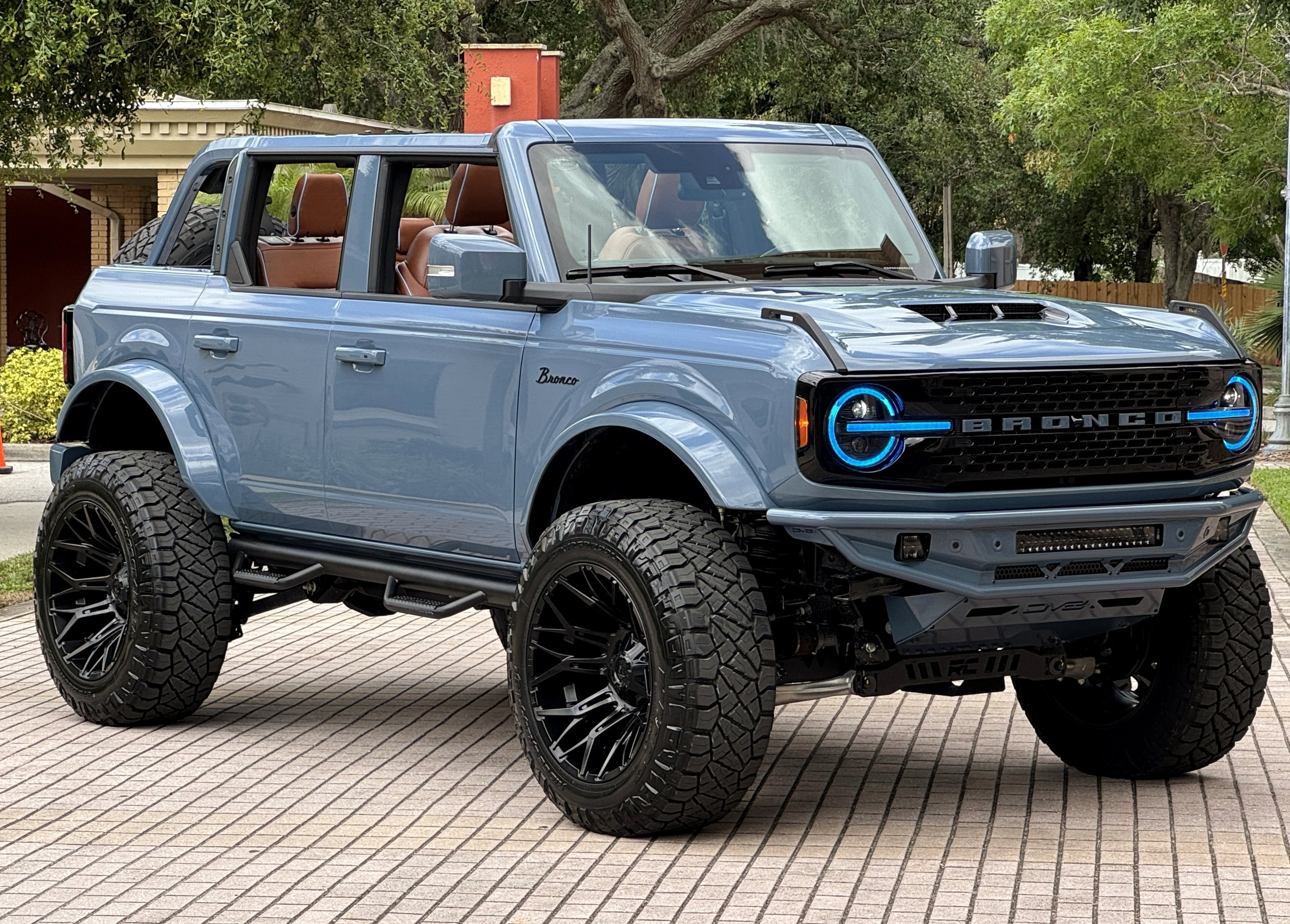 2025 Ford Bronco Outer Banks V6 Luxury Package Hard Top Custom Lifted