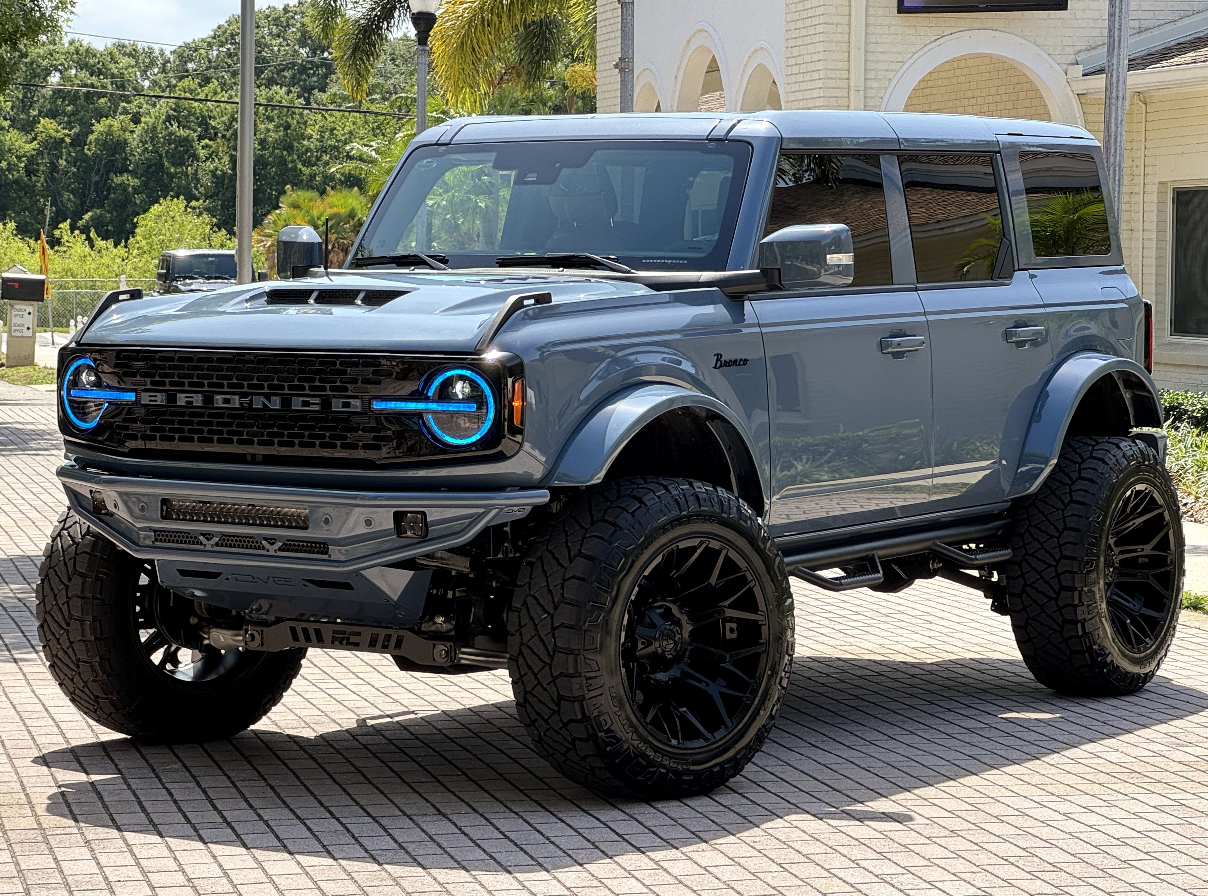 2025 Ford Bronco Outer Banks V6 Luxury Package Hard Top Custom Lifted