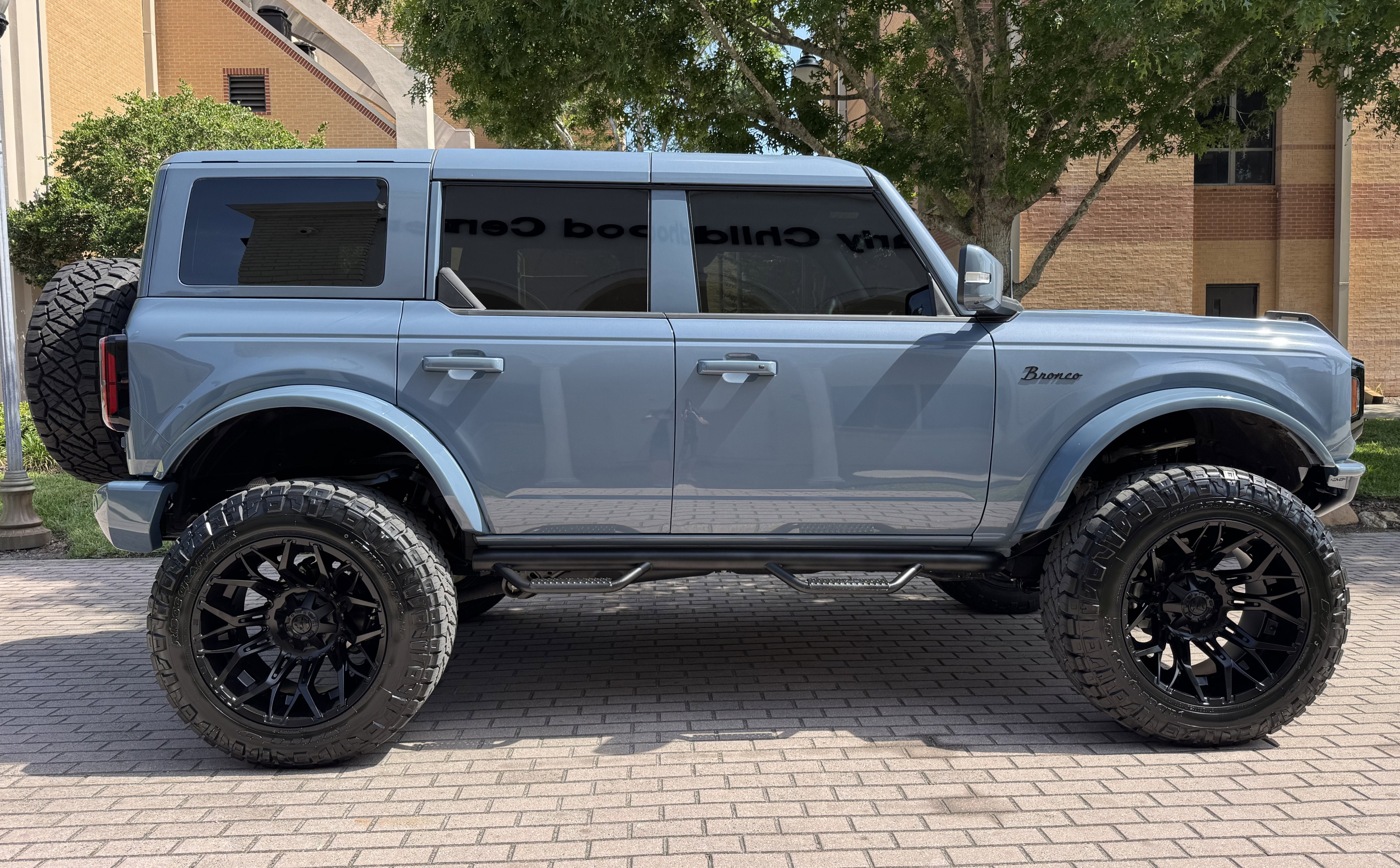2025 Ford Bronco Outer Banks V6 Luxury Package Hard Top Custom Lifted