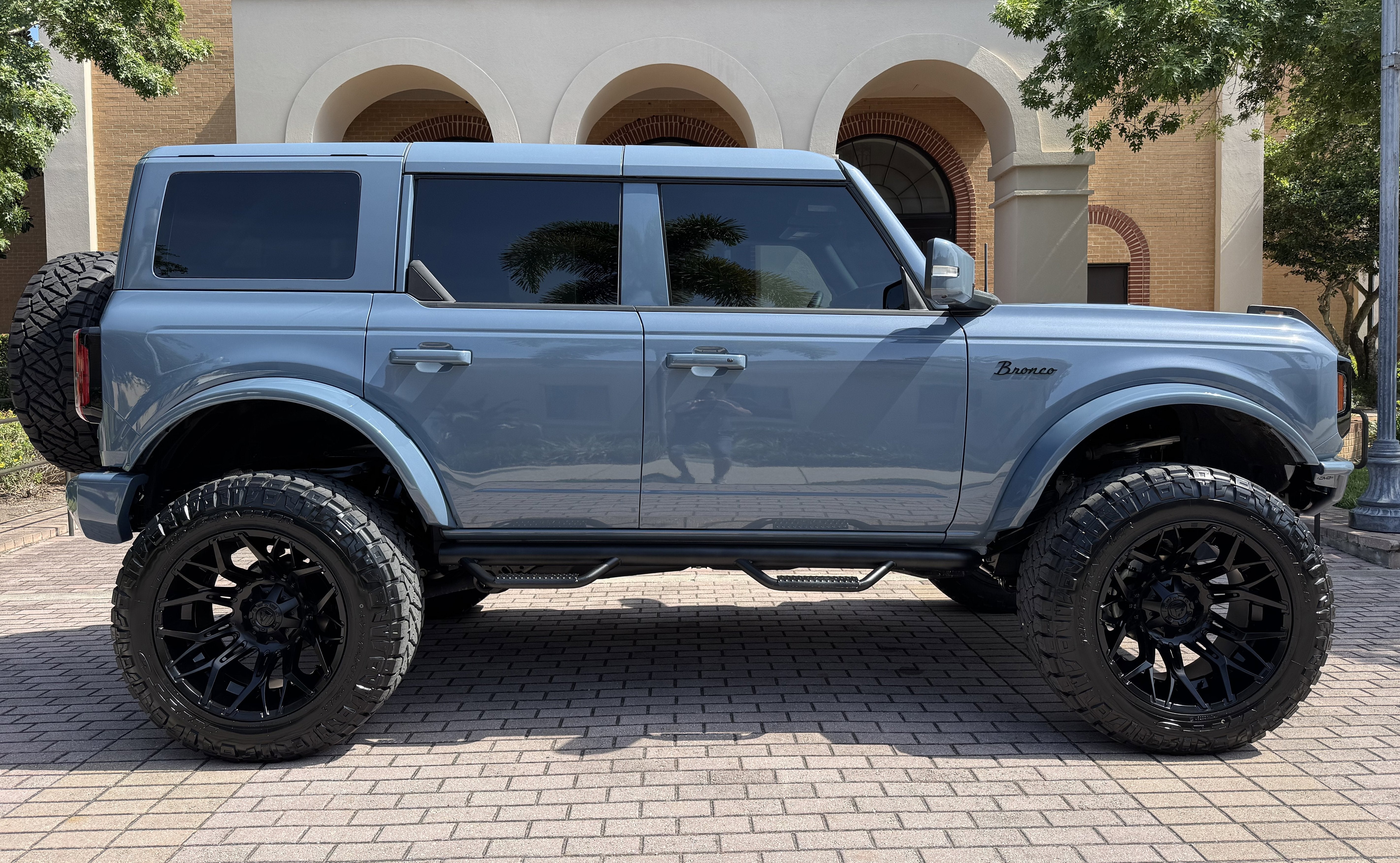 2025 Ford Bronco Outer Banks V6 Luxury Package Hard Top Custom Lifted