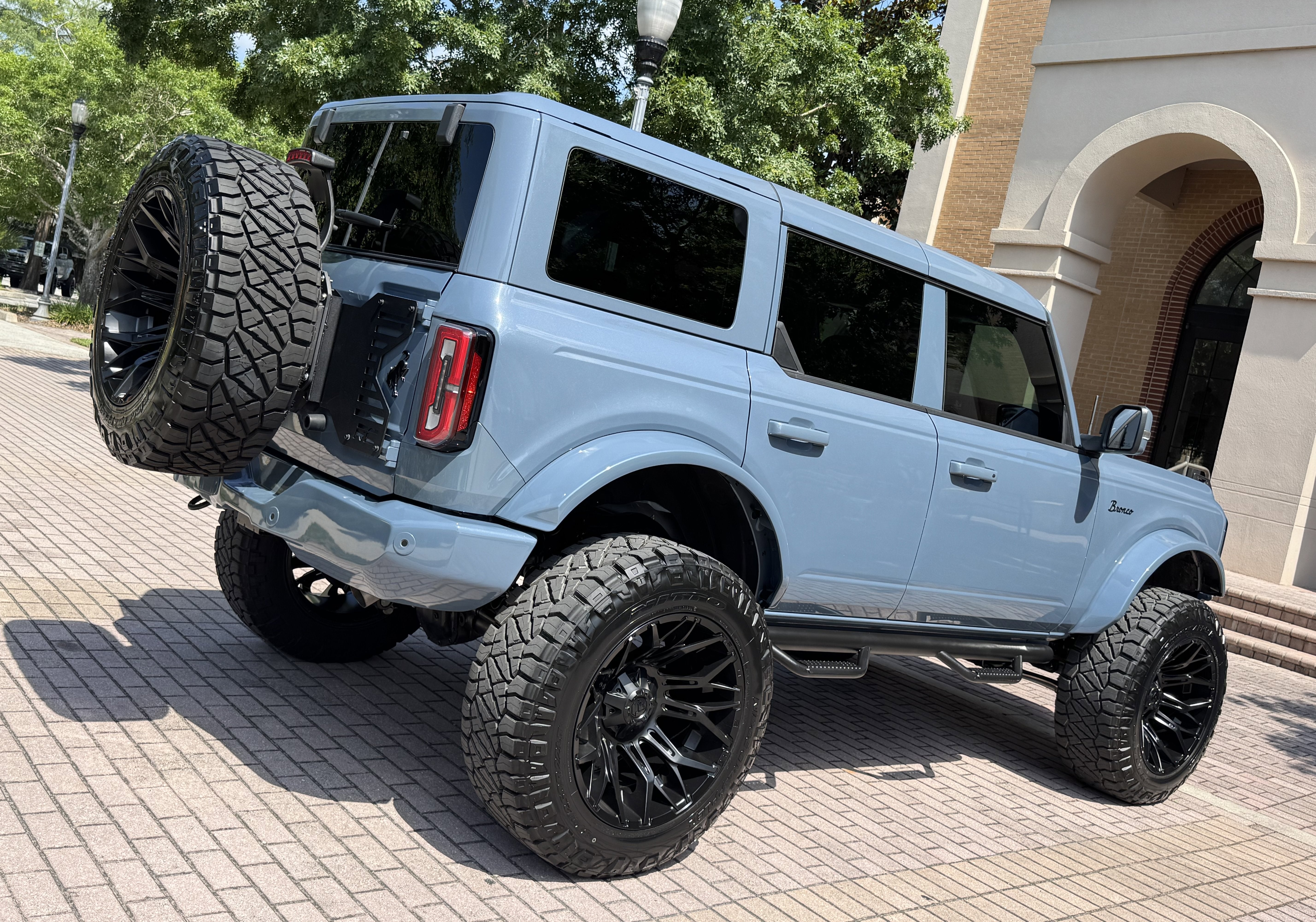 2025 Ford Bronco Outer Banks V6 Luxury Package Hard Top Custom Lifted