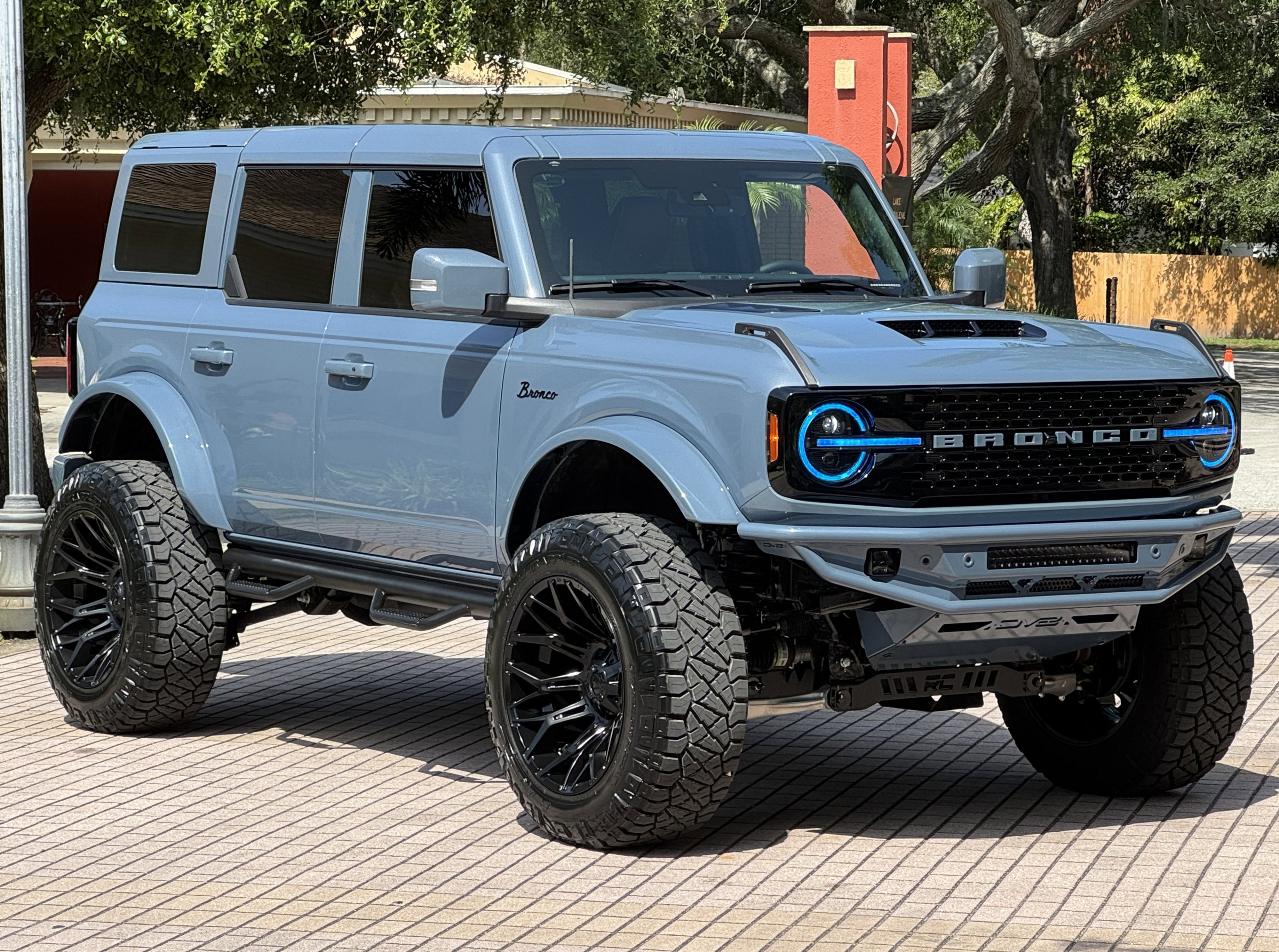 2025 Ford Bronco Outer Banks V6 Luxury Package Hard Top Custom Lifted