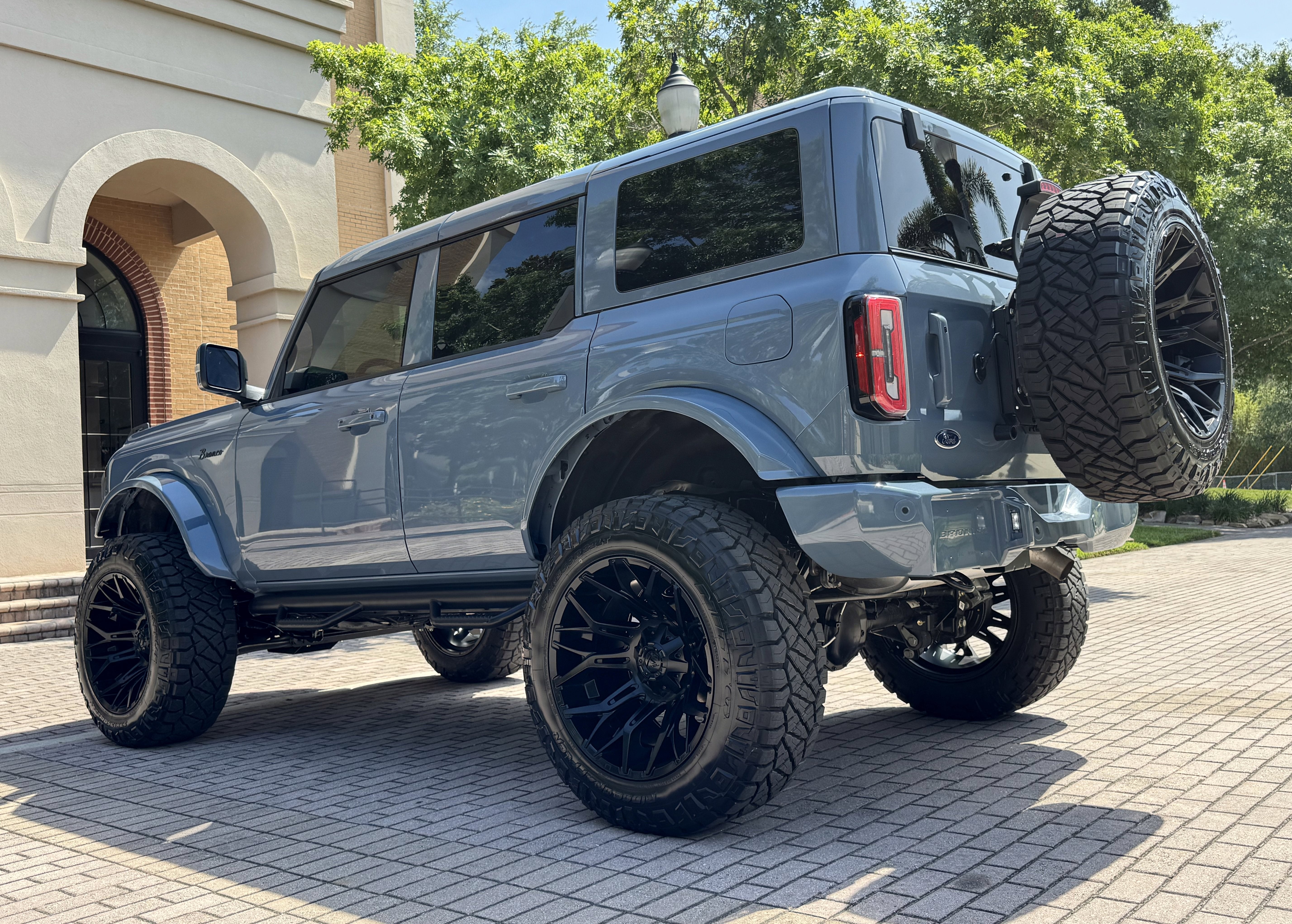 2025 Ford Bronco Outer Banks V6 Luxury Package Hard Top Custom Lifted