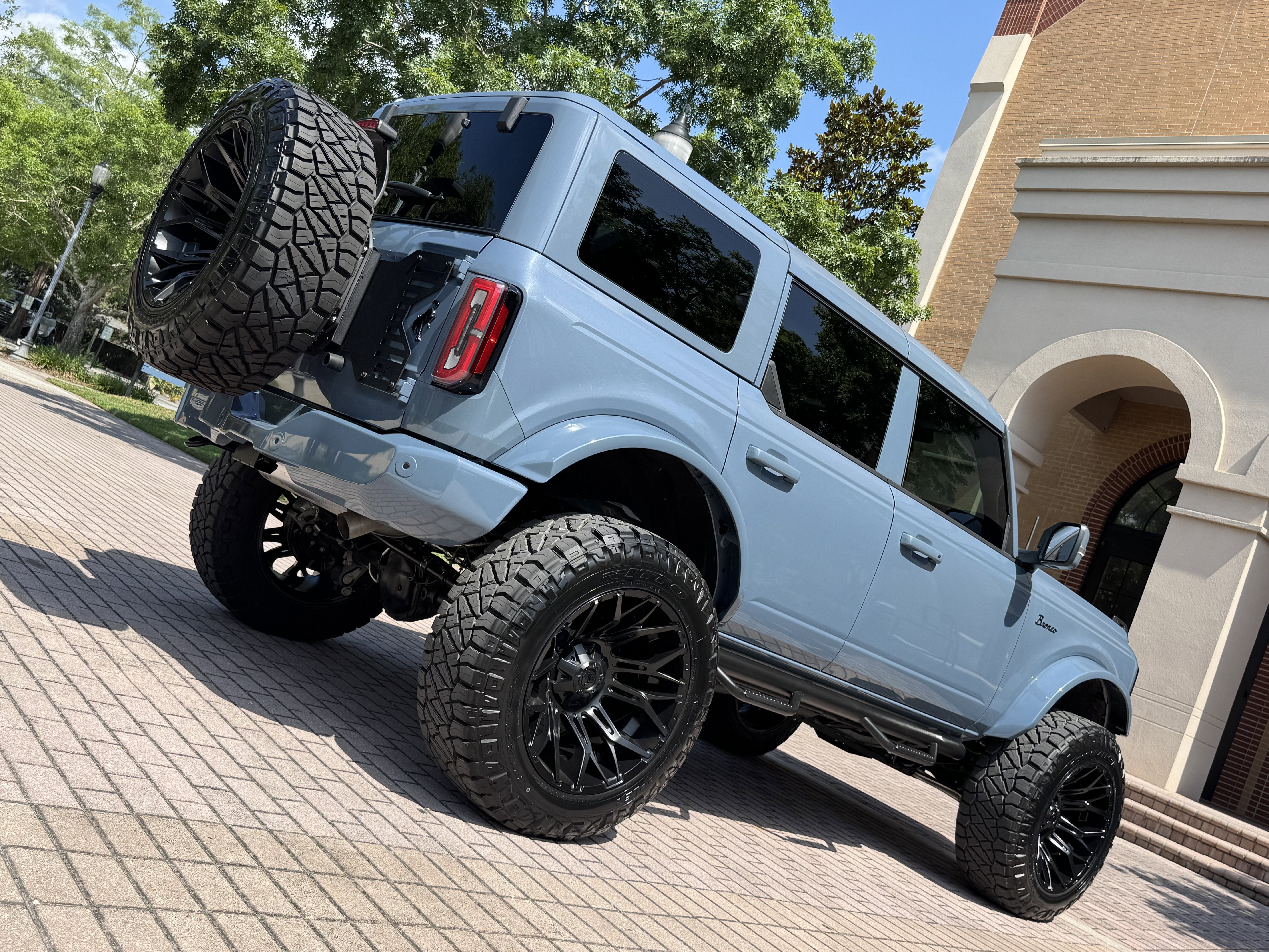 2025 Ford Bronco Outer Banks V6 Luxury Package Hard Top Custom Lifted