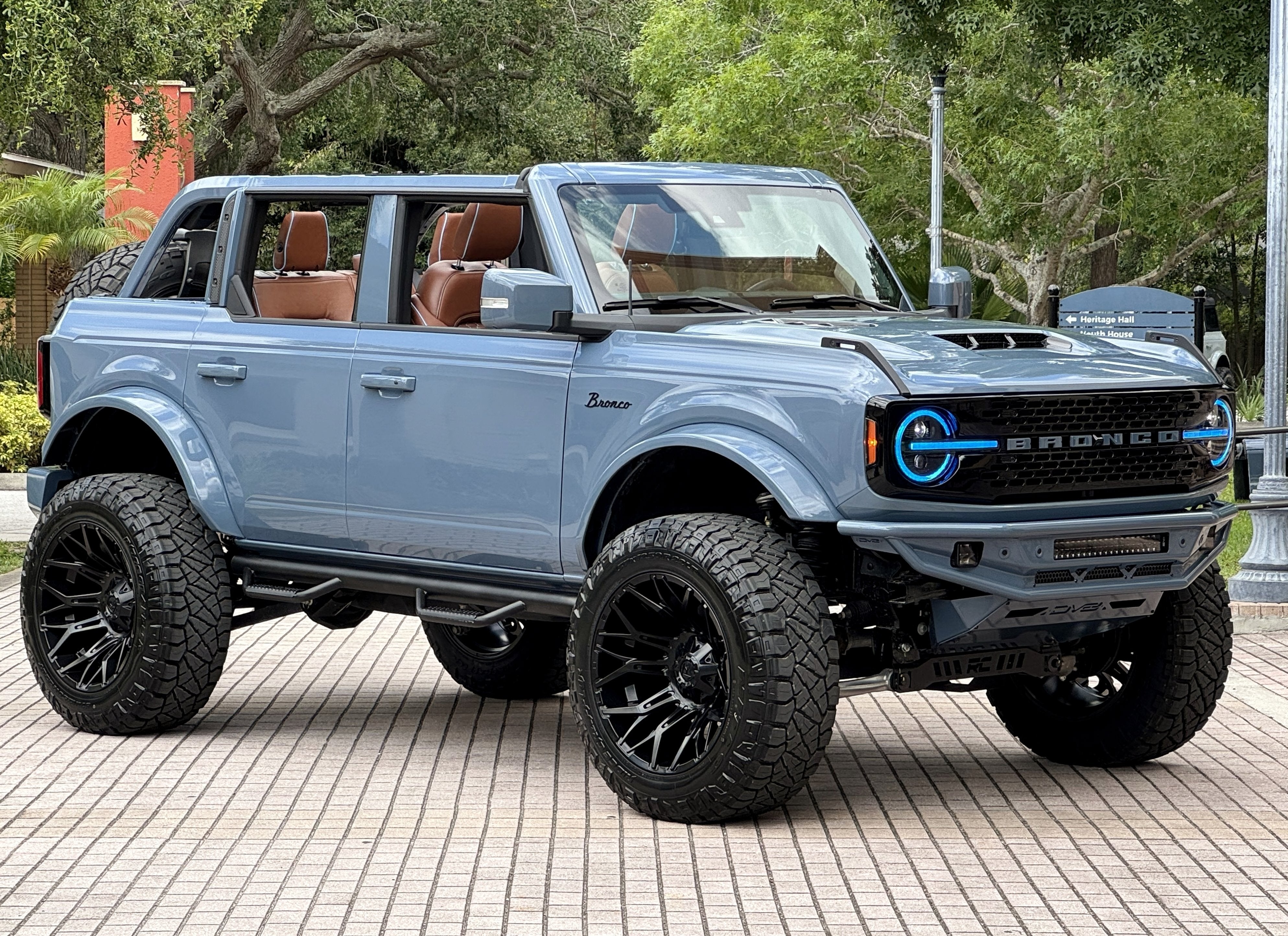 2025 Ford Bronco Outer Banks V6 Luxury Package Hard Top Custom Lifted