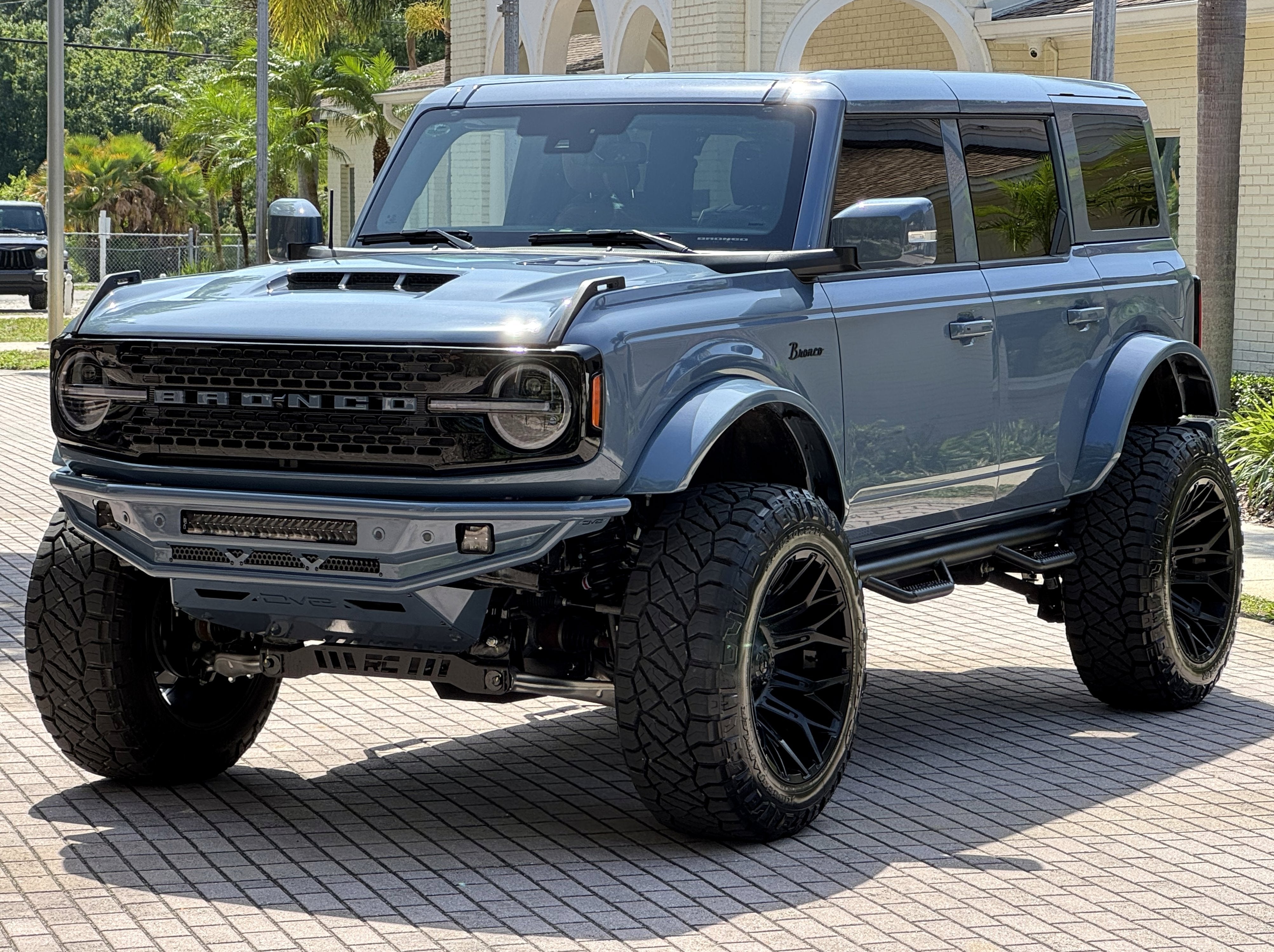 2025 Ford Bronco Outer Banks V6 Luxury Package Hard Top Custom Lifted