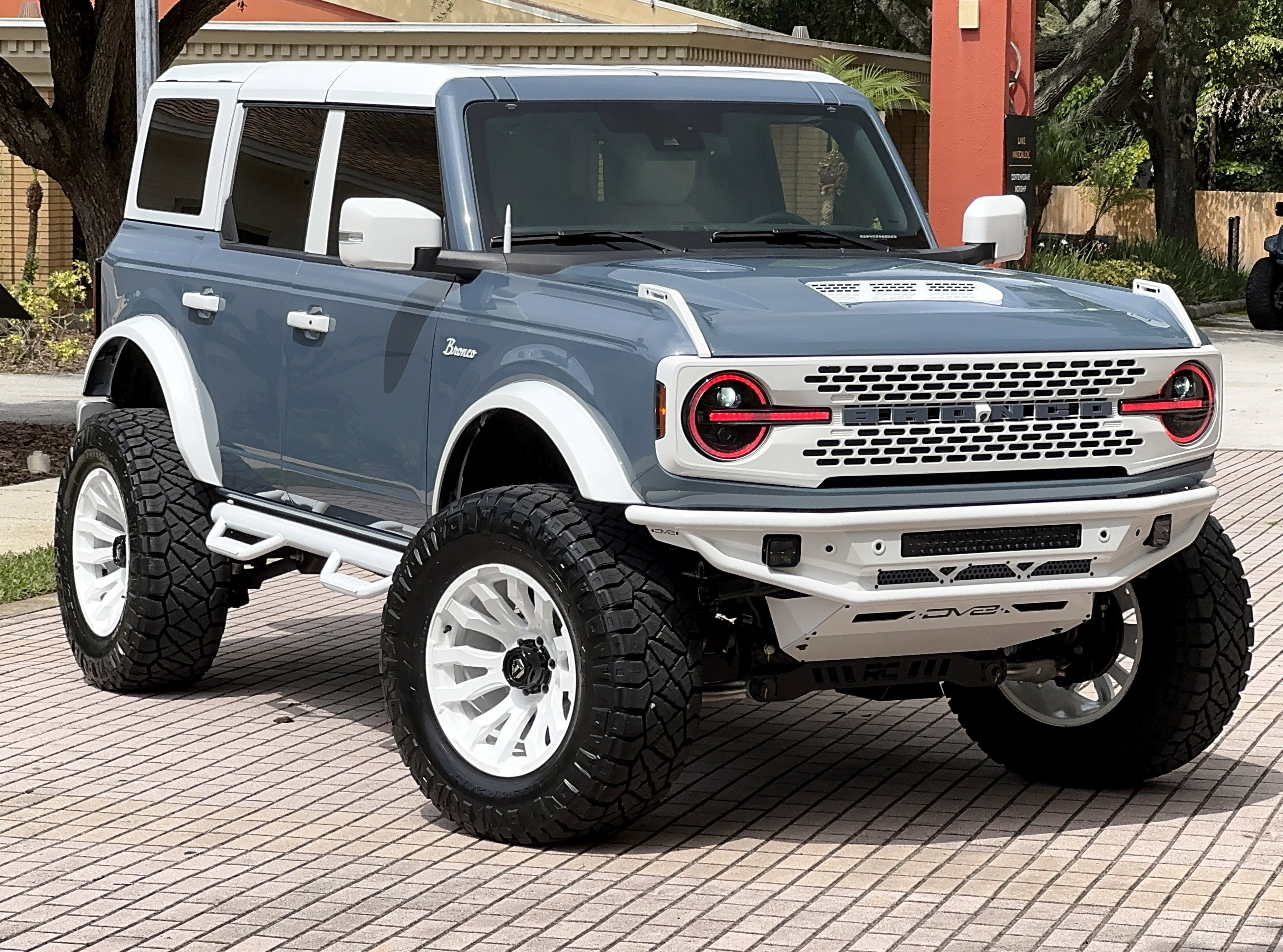 2025 Ford Bronco Outer Banks V6 Luxury Package Retro Hard Top Custom Lifted Vintage