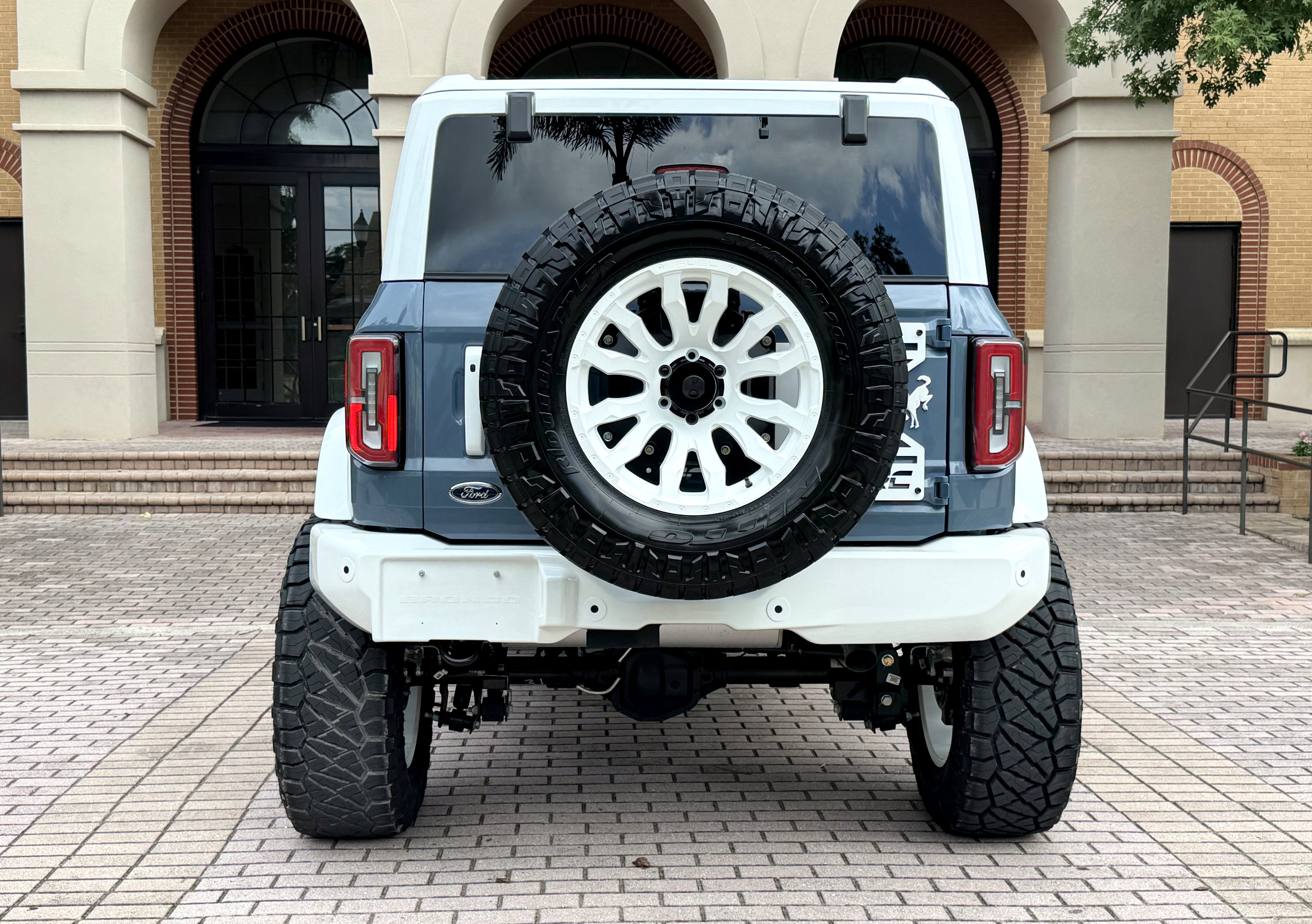 2025 Ford Bronco Outer Banks V6 Luxury Package Retro Hard Top Custom Lifted Vintage