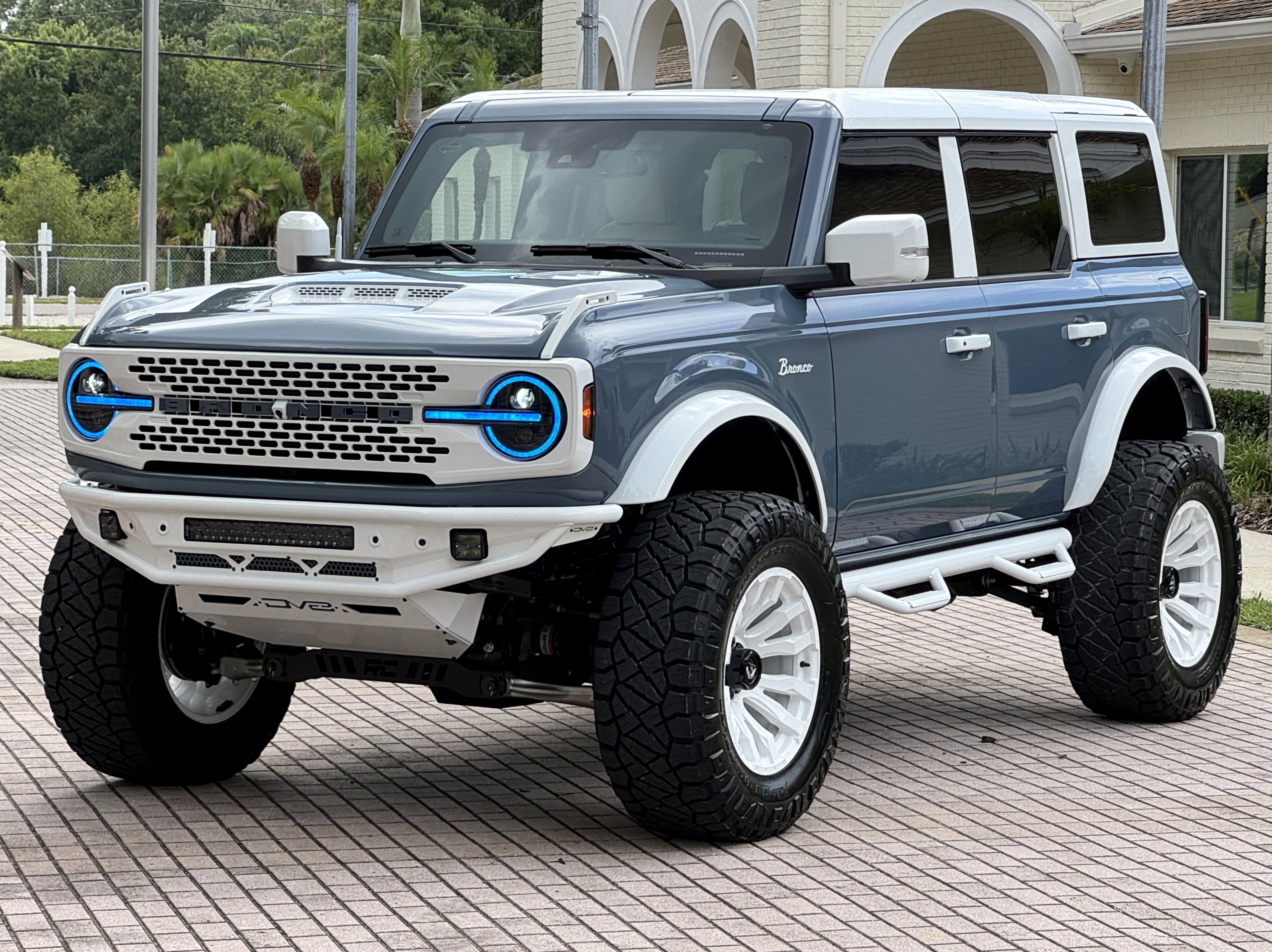 2025 Ford Bronco Outer Banks V6 Luxury Package Retro Hard Top Custom Lifted Vintage