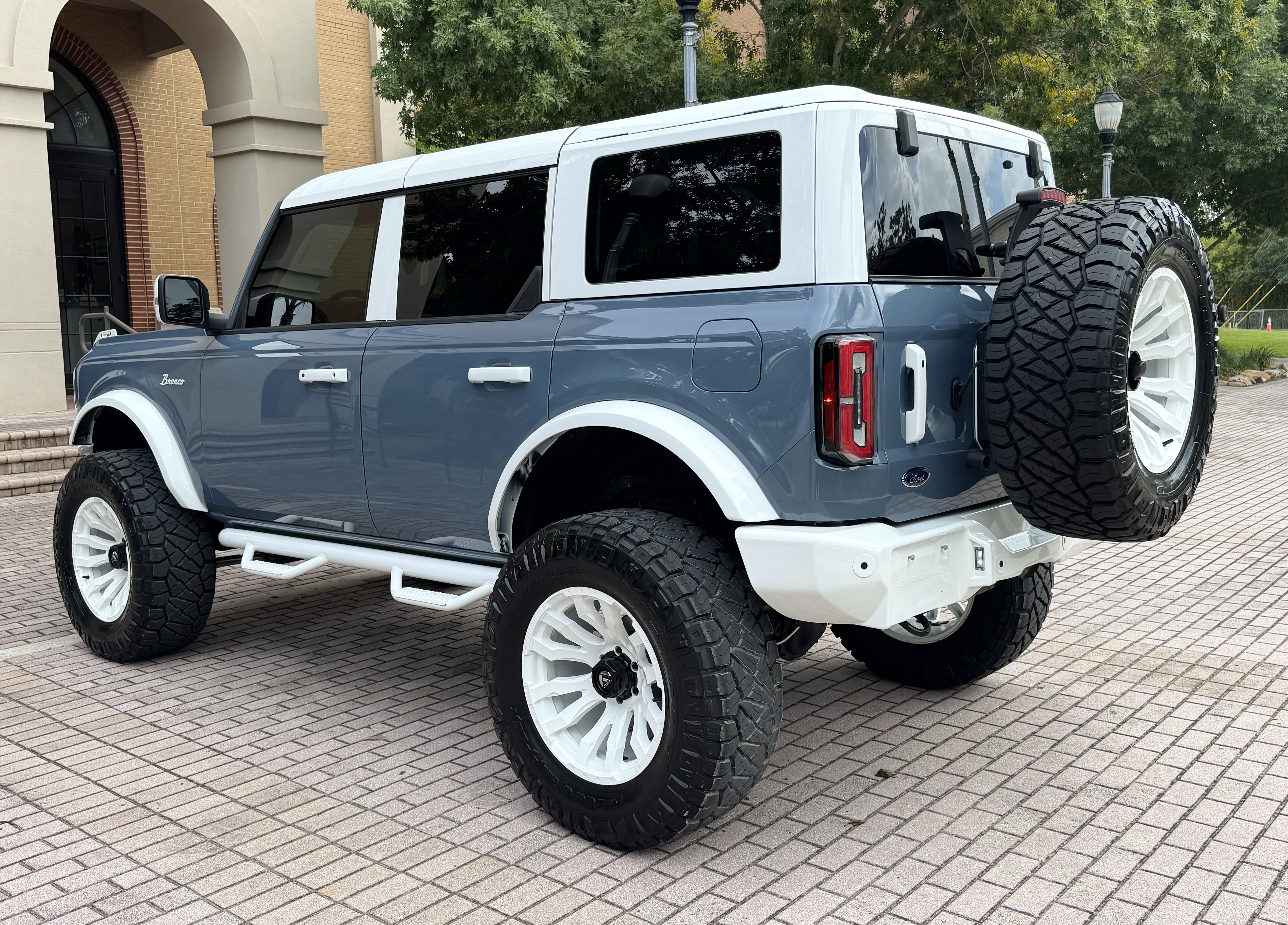2025 Ford Bronco Outer Banks V6 Luxury Package Retro Hard Top Custom Lifted Vintage