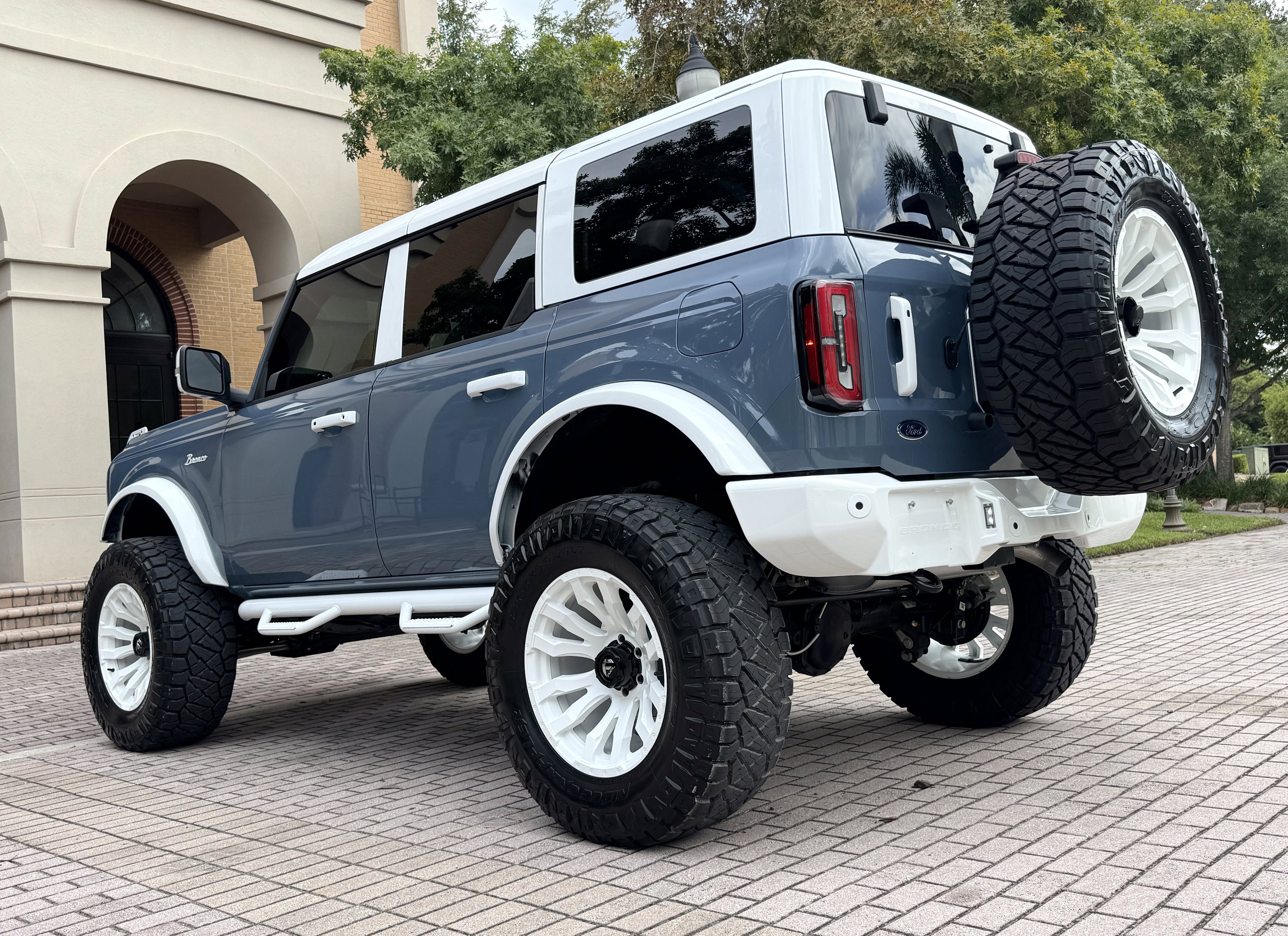 2025 Ford Bronco Outer Banks V6 Luxury Package Retro Hard Top Custom Lifted Vintage