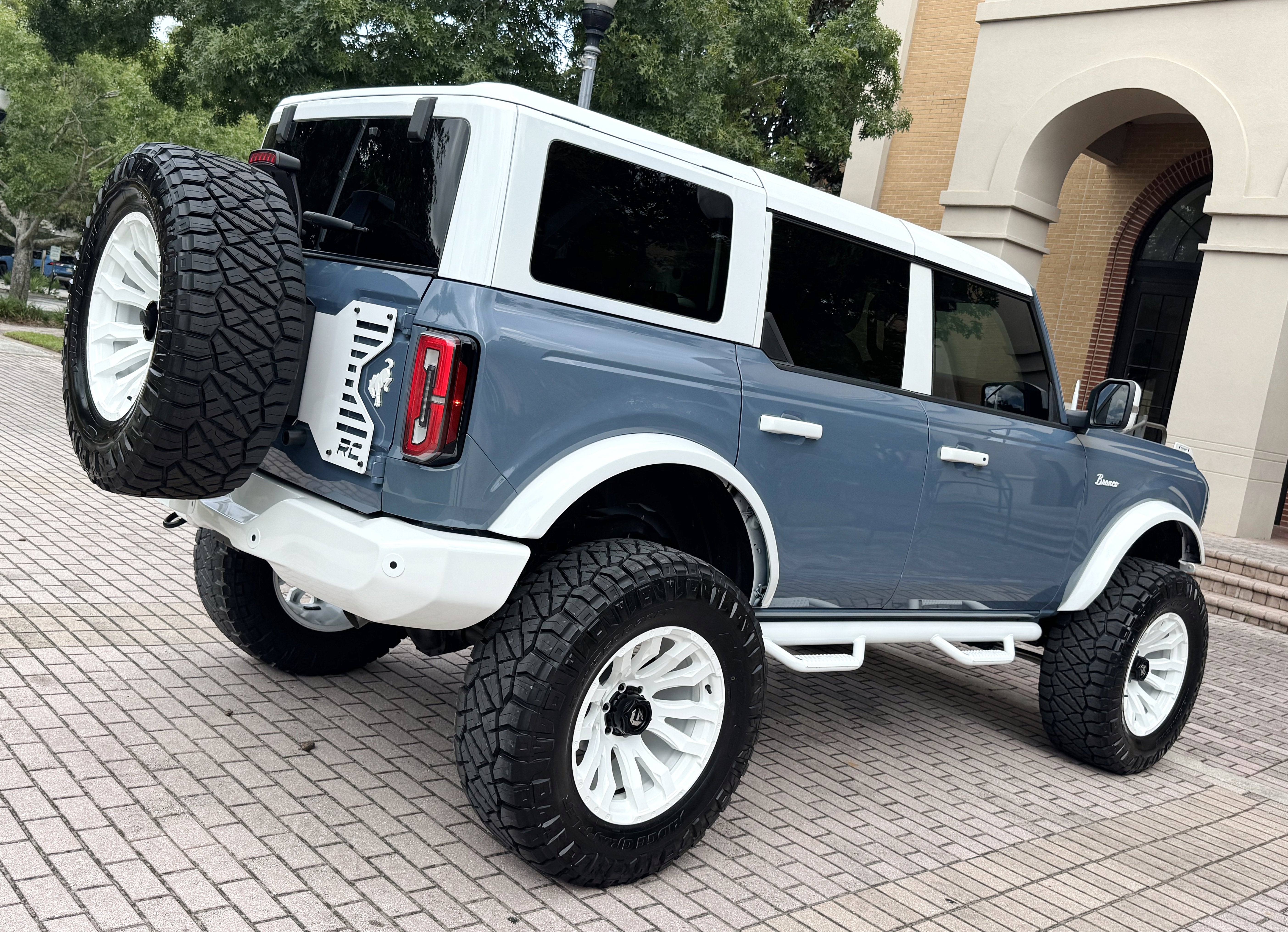 2025 Ford Bronco Outer Banks V6 Luxury Package Retro Hard Top Custom Lifted Vintage