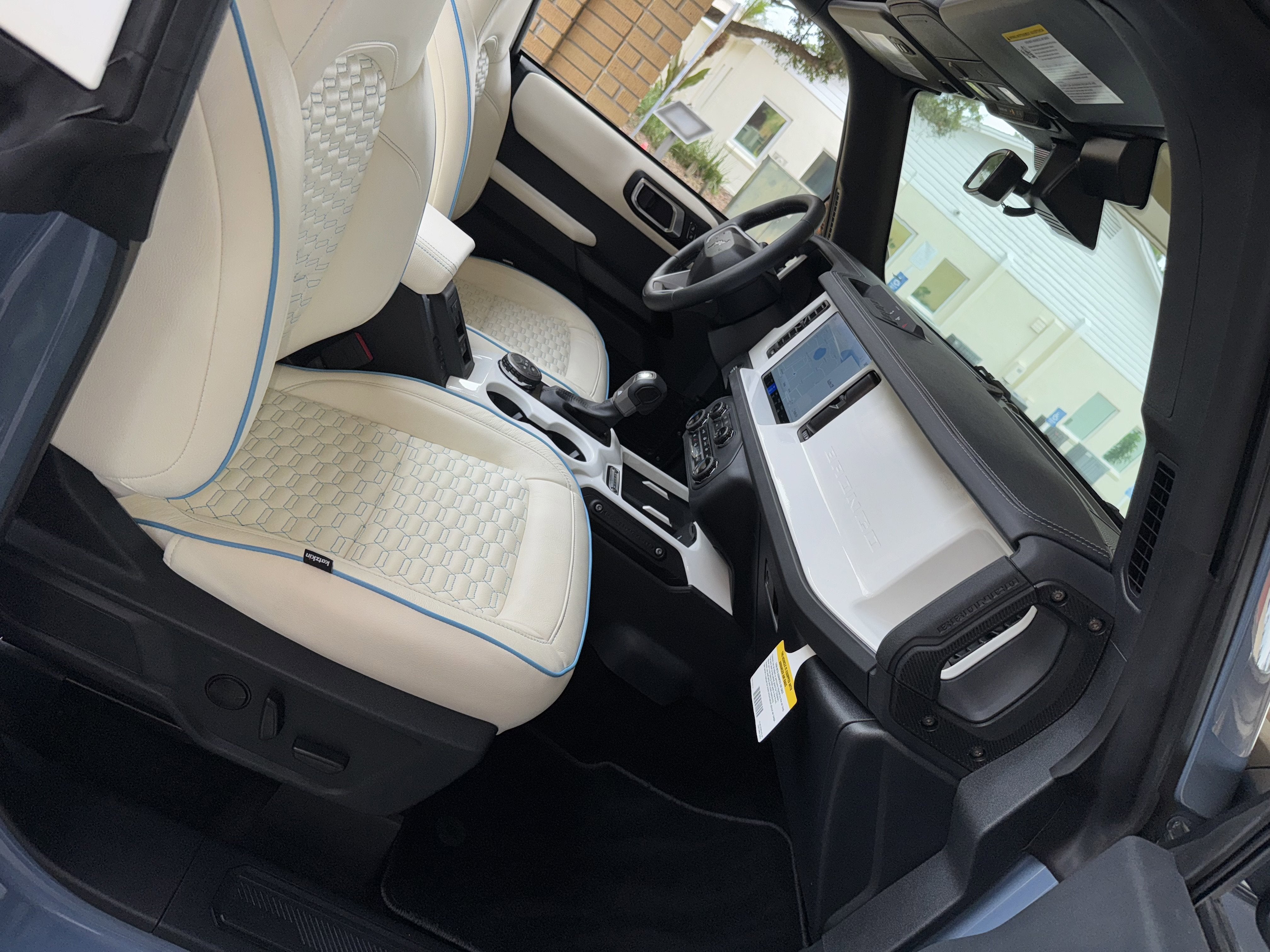 2025 Ford Bronco Outer Banks V6 Luxury Package Retro Hard Top Custom Lifted Vintage