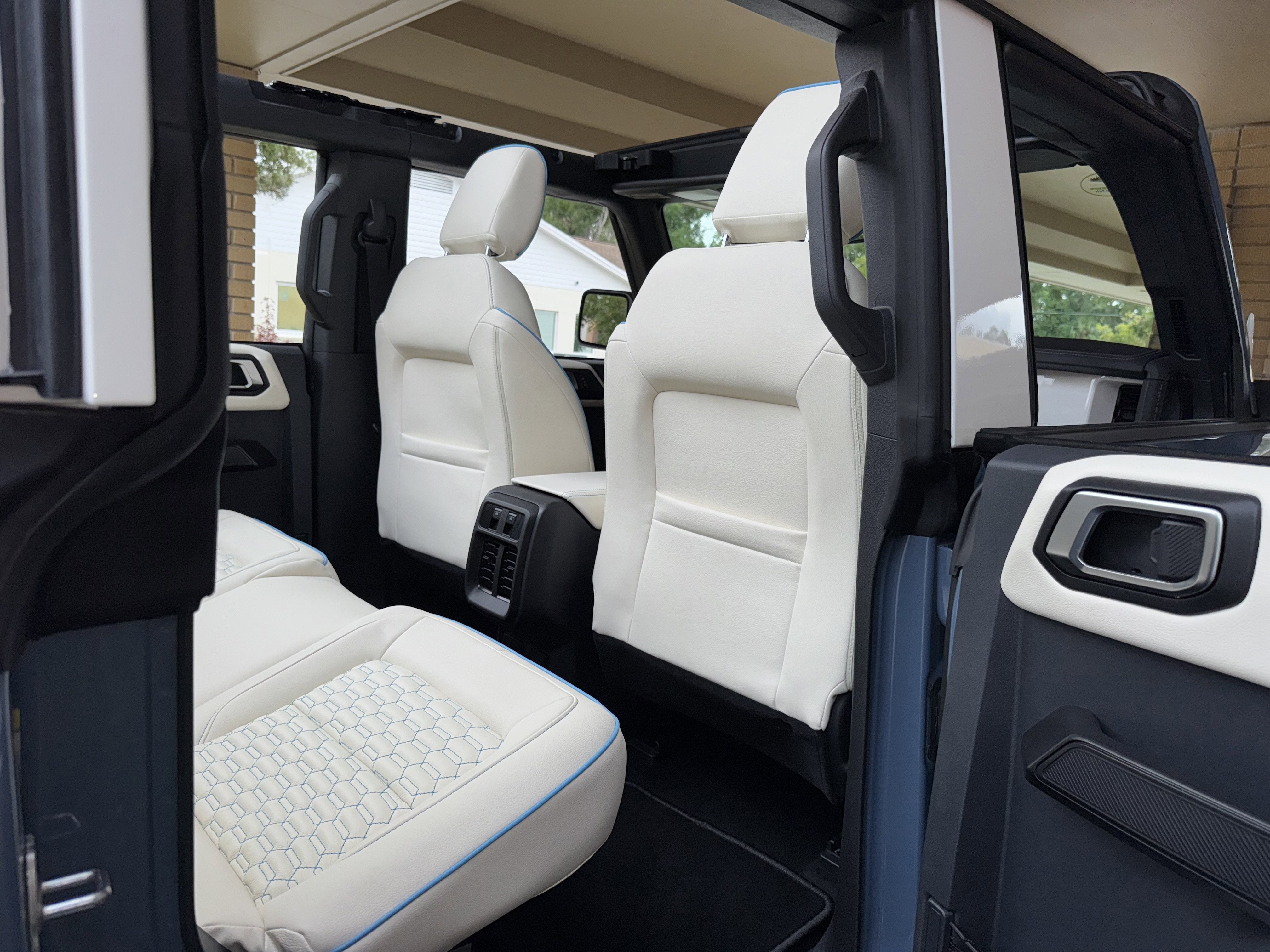 2025 Ford Bronco Outer Banks V6 Luxury Package Retro Hard Top Custom Lifted Vintage