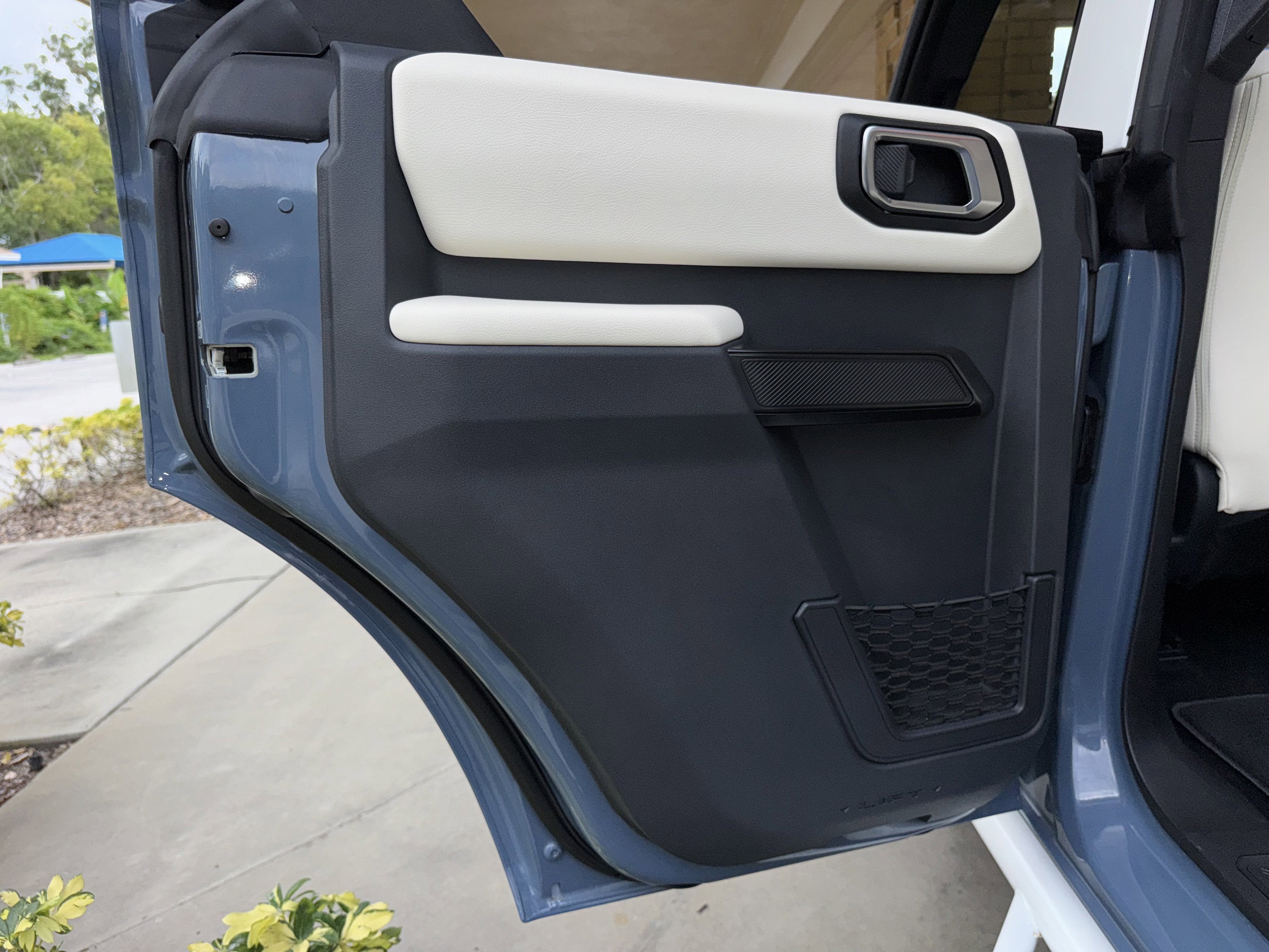 2025 Ford Bronco Outer Banks V6 Luxury Package Retro Hard Top Custom Lifted Vintage